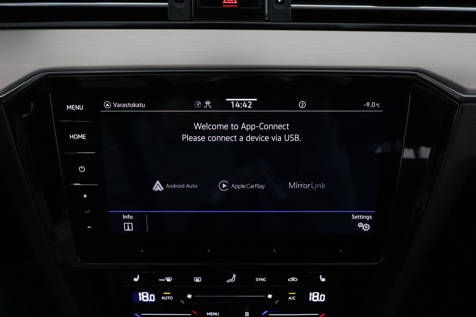 VOLKSWAGEN PASSAT 2023 Variant Business 2.0 TDi 150 DSG * ACC / Webasto / LED / P.Kamera / Apple&Android * - Merkkihuollettu / Kahdet Renkaat - HULLUT AVAJAISHULINAT KORKOTARJOUS 3,29 %