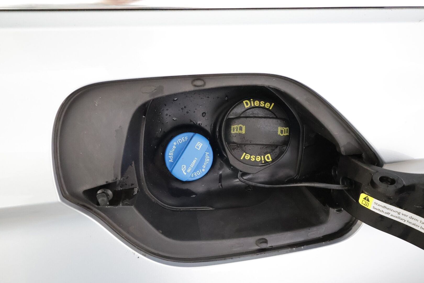 VOLKSWAGEN PASSAT 2023 Variant Business 2.0 TDi 150 DSG * ACC / Webasto / LED / P.Kamera / Apple&Android * - Merkkihuollettu / Kahdet Renkaat - HULLUT AVAJAISHULINAT KORKOTARJOUS 3,29 %