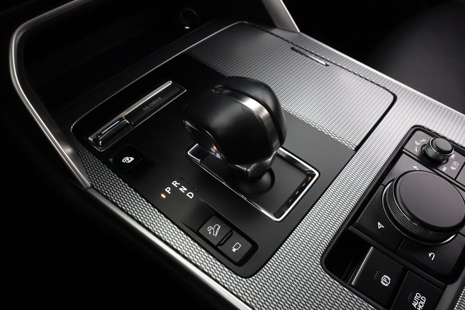 MAZDA CX-60 2022 2.5 PHEV 8AT AWD Homura * ACC / HUD / Bose / 360° / Ilmastoidut nahat / KeylessGo / Muistipenkki / Navi * - Akku kuntotarkastettu SoH 93% / Kahdet renkaat aluvanteilla / Merkkihuollettu