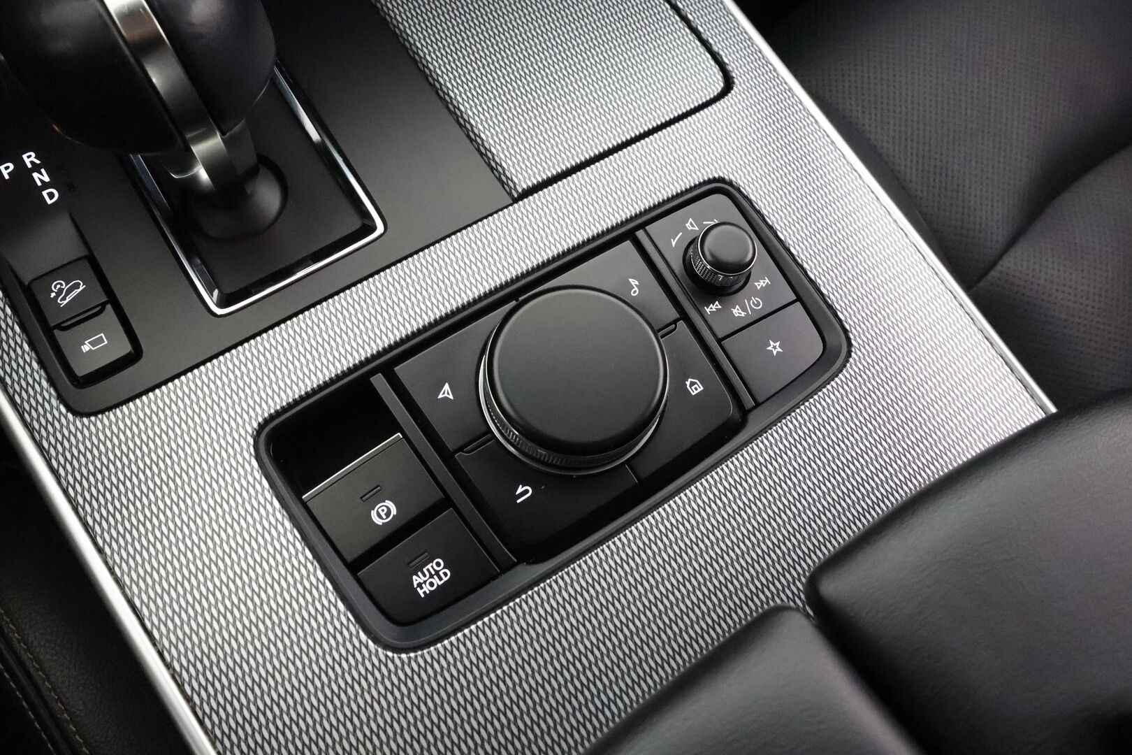 MAZDA CX-60 2022 2.5 PHEV 8AT AWD Homura * ACC / HUD / Bose / 360° / Ilmastoidut nahat / KeylessGo / Muistipenkki / Navi * - Akku kuntotarkastettu SoH 93% / Kahdet renkaat aluvanteilla / Merkkihuollettu