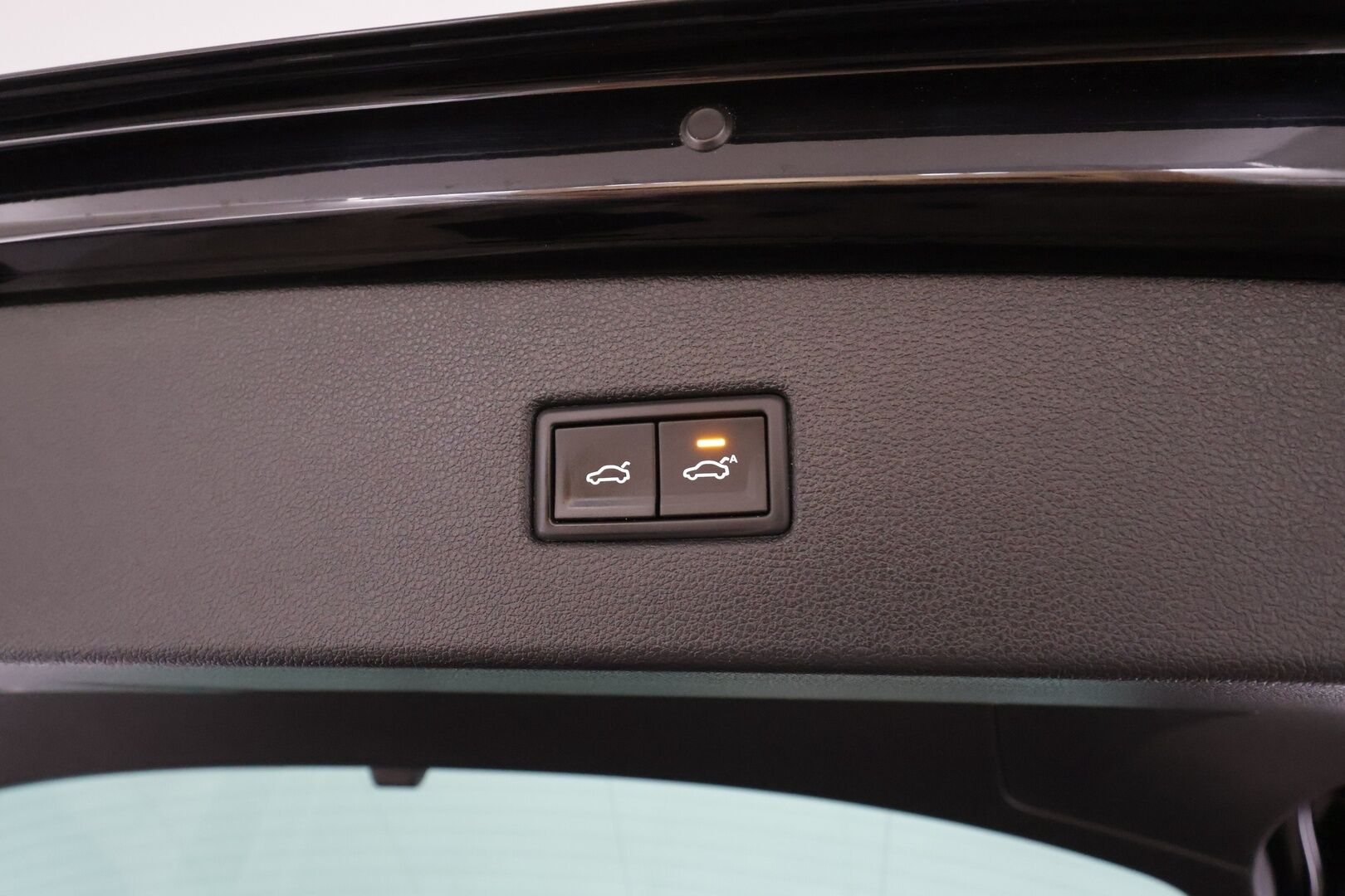 VOLKSWAGEN TIGUAN 2018 Comfortline 2,0 TDI SCR 140 kW 4MOTION DSG * Webasto / ACC / LED / P.Kamera / Digimittaristo / Keyless * - Merkkihuollot / Kahdet renkaat aluvanteilla / Tehokkaampi moottori - HULLUT AVAJAISHULINAT KORKOTARJOUS 3,29 %