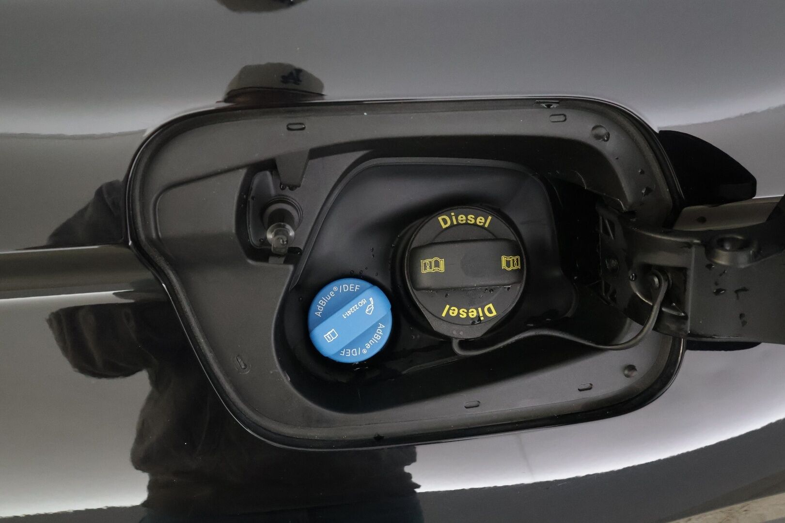 VOLKSWAGEN TIGUAN 2018 Comfortline 2,0 TDI SCR 140 kW 4MOTION DSG * Webasto / ACC / LED / P.Kamera / Digimittaristo / Keyless * - Merkkihuollot / Kahdet renkaat aluvanteilla / Tehokkaampi moottori