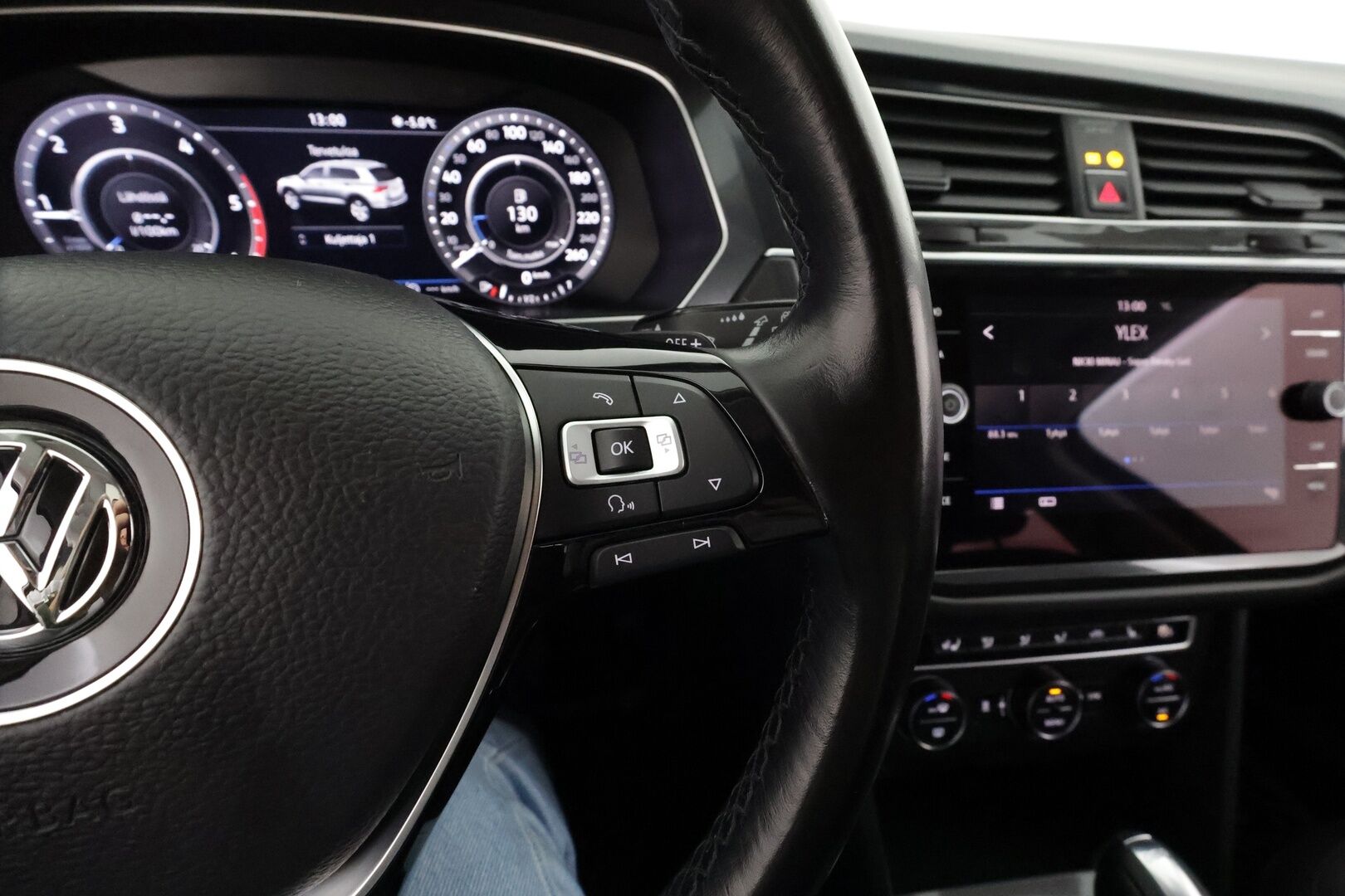 VOLKSWAGEN TIGUAN 2018 Comfortline 2,0 TDI SCR 140 kW 4MOTION DSG * Webasto / ACC / LED / P.Kamera / Digimittaristo / Keyless * - Merkkihuollot / Kahdet renkaat aluvanteilla / Tehokkaampi moottori