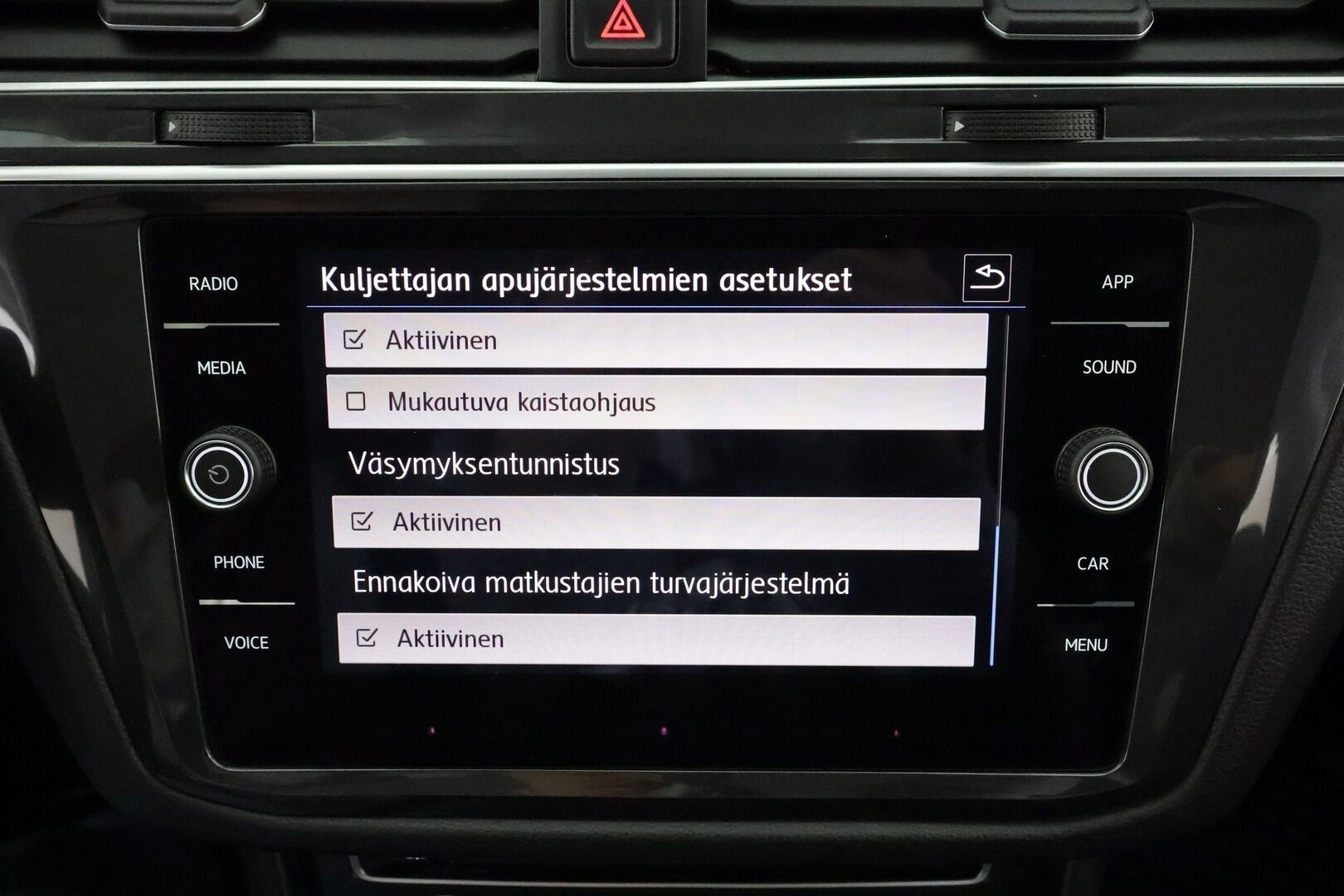VOLKSWAGEN TIGUAN 2018 Comfortline 2,0 TDI SCR 140 kW 4MOTION DSG - | Webasto | ACC | LED | P.Kamera | Digimittaristo | Keyless |