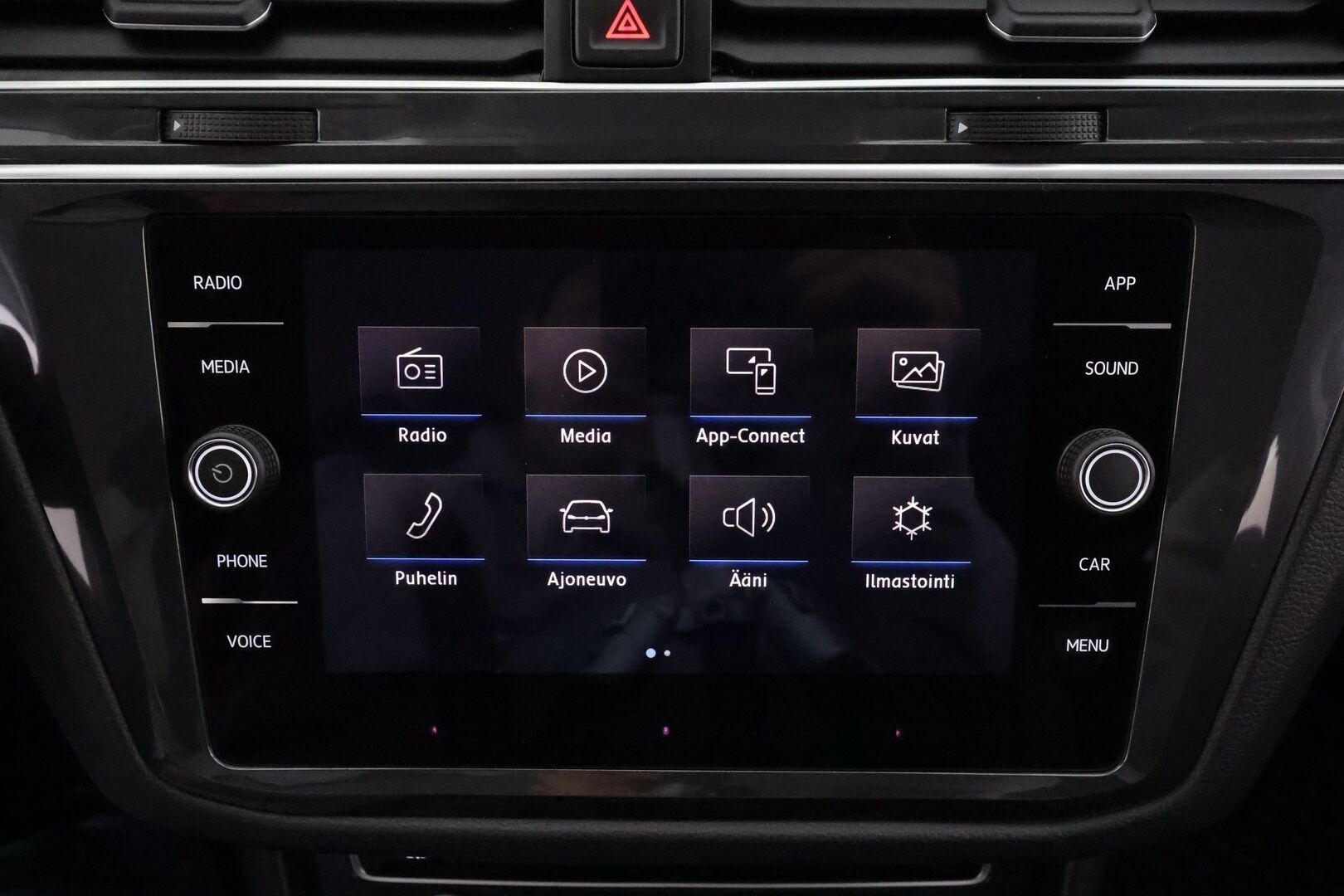 VOLKSWAGEN TIGUAN 2018 Comfortline 2,0 TDI SCR 140 kW 4MOTION DSG * Webasto / ACC / LED / P.Kamera / Digimittaristo / Keyless * - Merkkihuollot / Kahdet renkaat aluvanteilla / Tehokkaampi moottori - HULLUT AVAJAISHULINAT KORKOTARJOUS 3,29 %