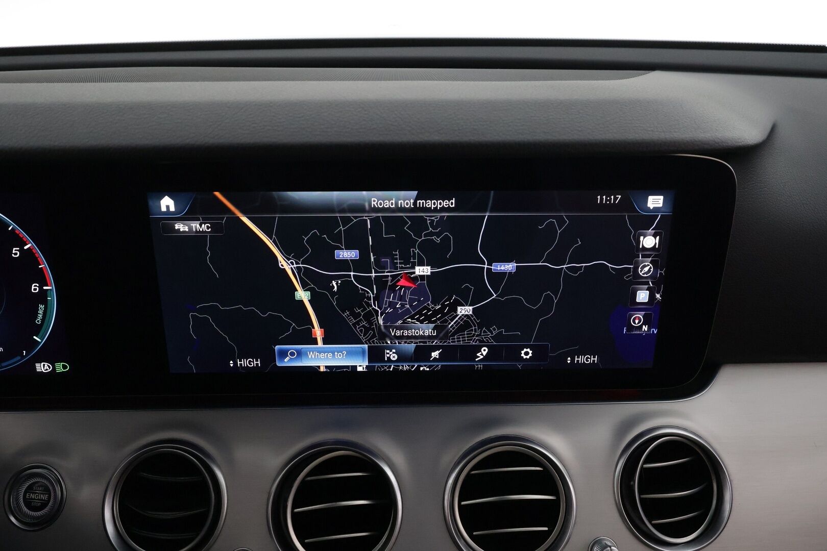 MERCEDES-BENZ E 2021 300 de T A Business Avantgarde * Distronic / Multibeam / Panorama / 360 / Sportpenkit / Widescreen * - Kahdet renkaat aluvanteilla