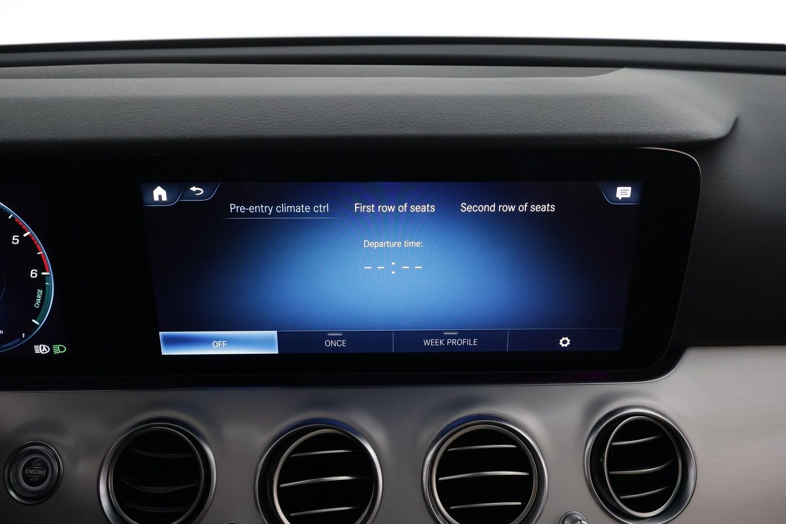 MERCEDES-BENZ E 2021 300 de T A Business Avantgarde * Distronic / Multibeam / Panorama / 360 / Sportpenkit / Widescreen * - Kahdet renkaat aluvanteilla