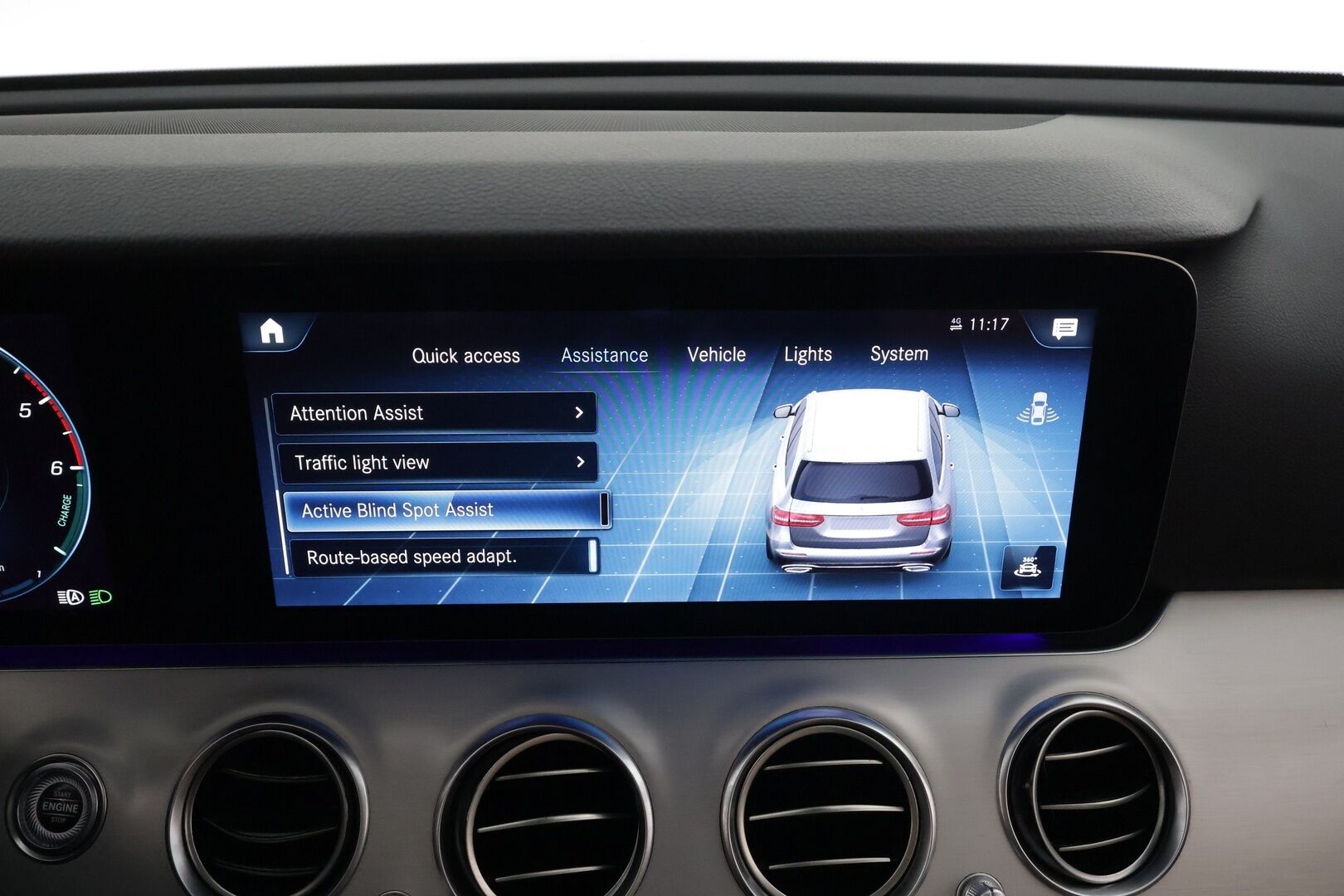 MERCEDES-BENZ E 2021 300 de T A Business Avantgarde * Distronic / Multibeam / Panorama / 360 / Sportpenkit / Widescreen * - Kahdet renkaat aluvanteilla