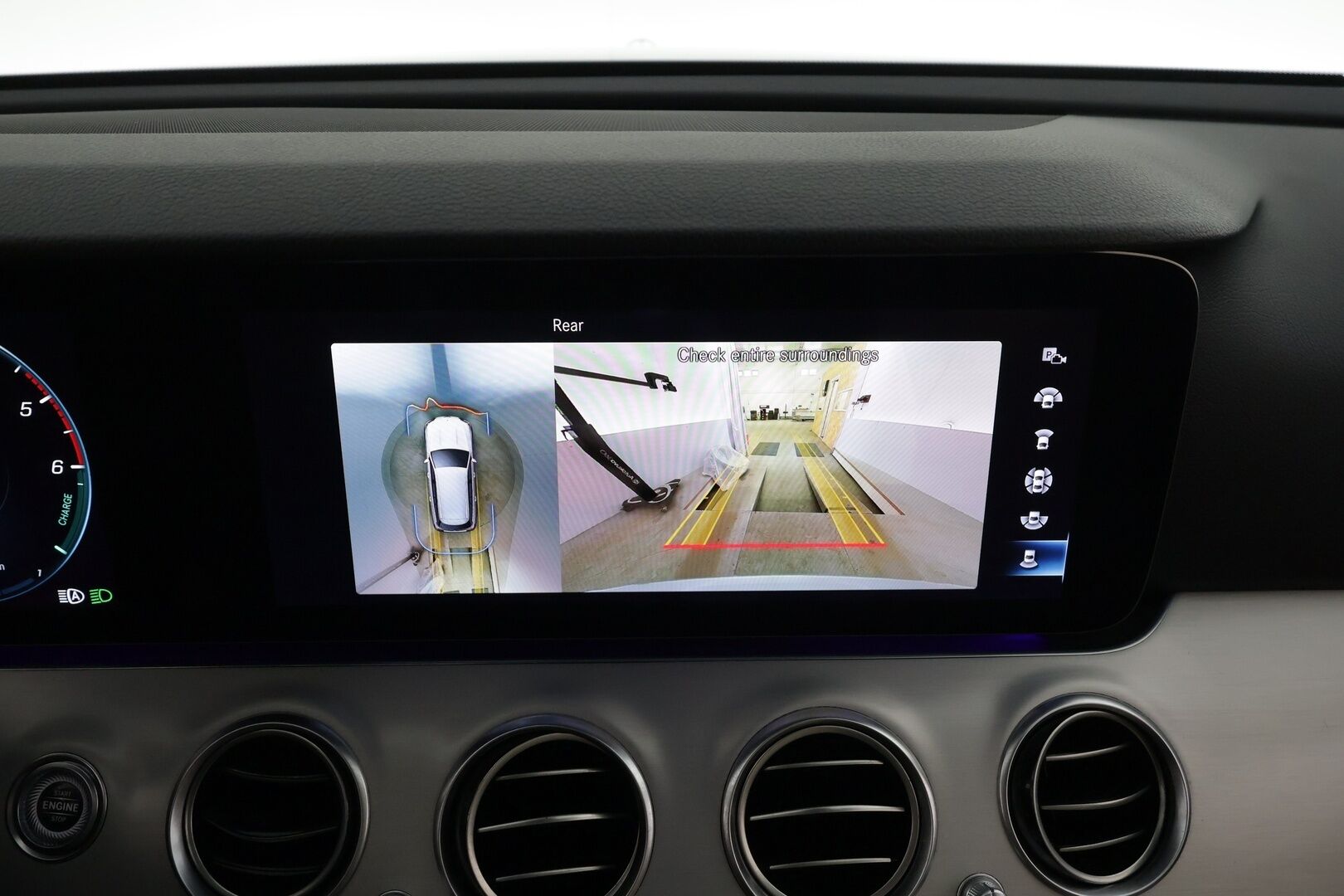 MERCEDES-BENZ E 2021 300 de T A Business Avantgarde * Distronic / Multibeam / Panorama / 360 / Sportpenkit / Widescreen * - Kahdet renkaat aluvanteilla