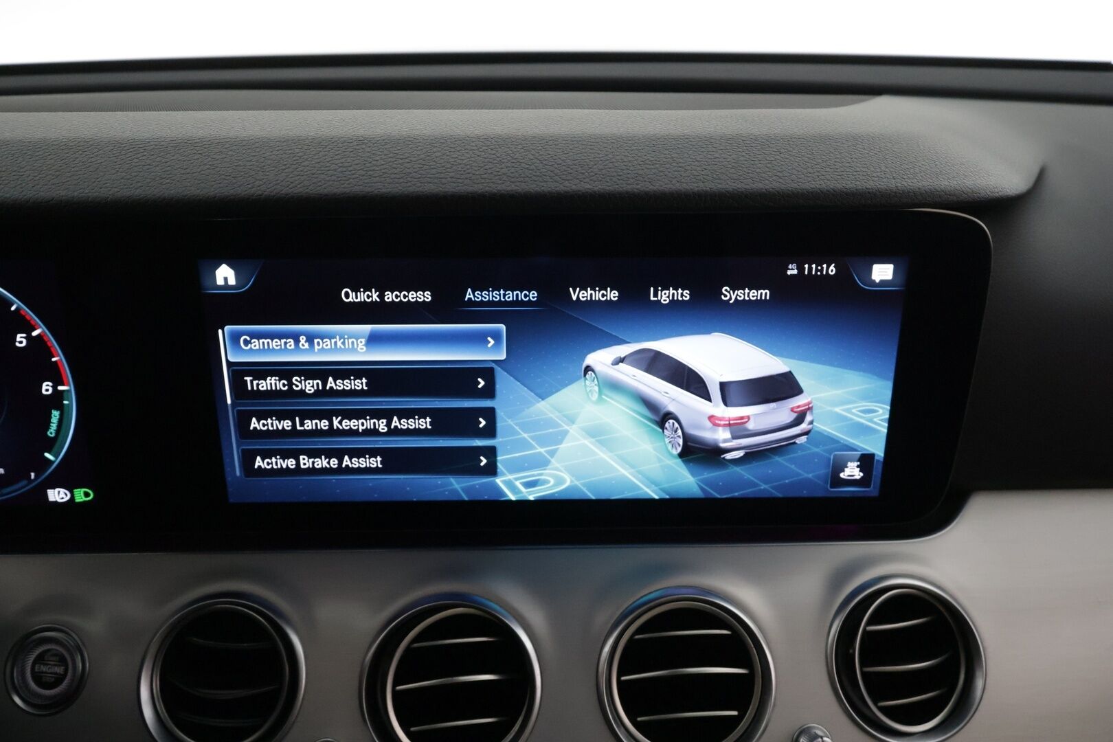 MERCEDES-BENZ E 2021 300 de T A Business Avantgarde * Distronic / Multibeam / Panorama / 360 / Sportpenkit / Widescreen * - Kahdet renkaat aluvanteilla