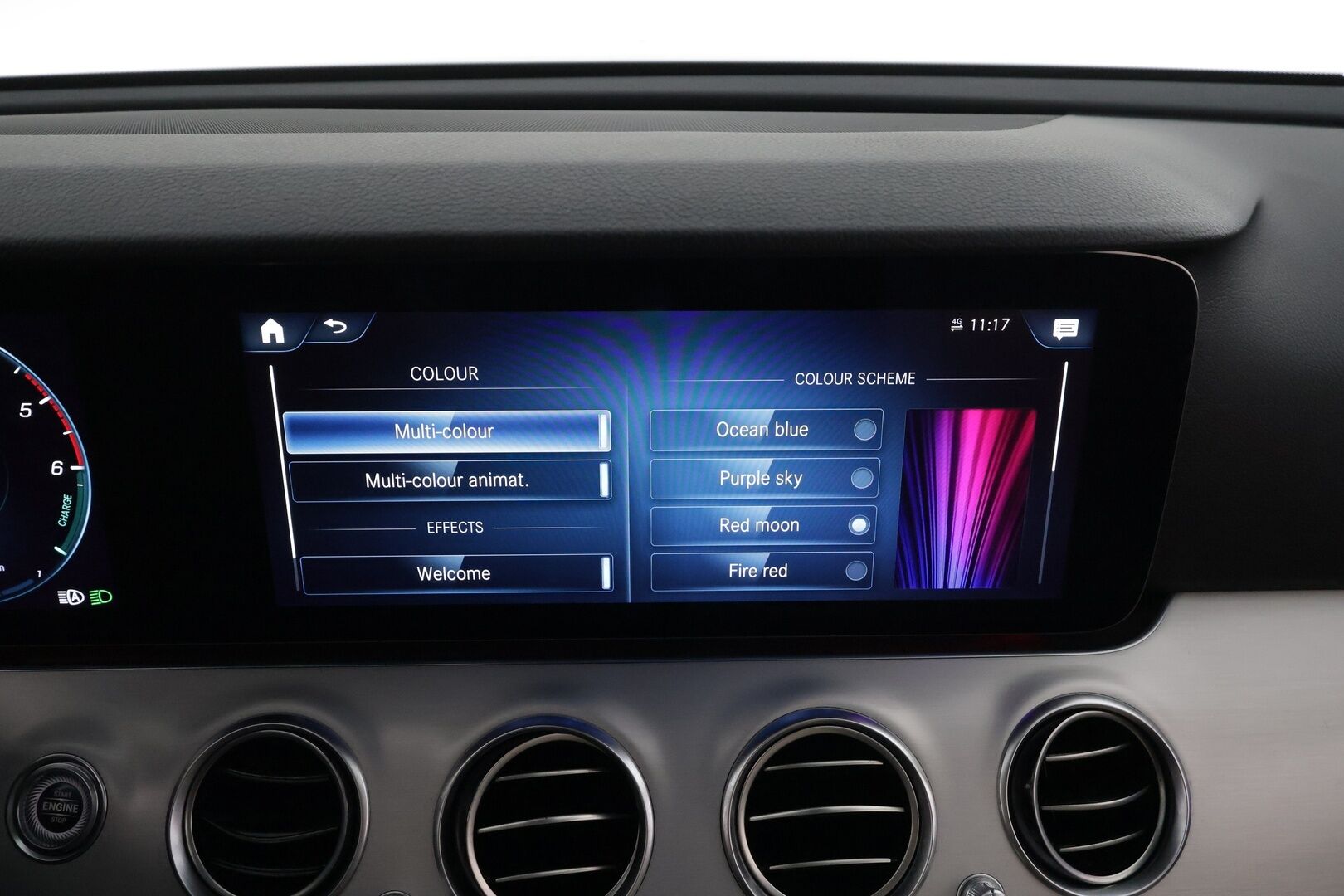 MERCEDES-BENZ E 2021 300 de T A Business Avantgarde * Distronic / Multibeam / Panorama / 360 / Sportpenkit / Widescreen * - Kahdet renkaat aluvanteilla