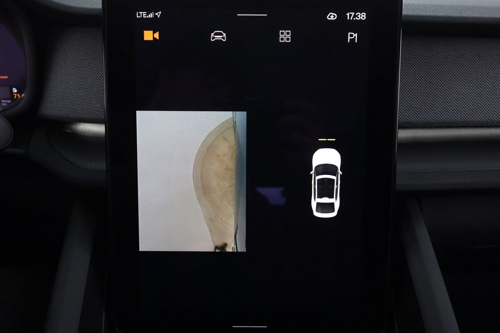 POLESTAR 2 2023 Long Range Dual Motor * Koukku / ILP / H&K / 360° / LED / ACC / Lasikatto / Sportpenkki Muistilla / Navi * - Akku kuntotarkastettu / 2x Latauskaapelit / Kahdet renkaat aluvanteilla