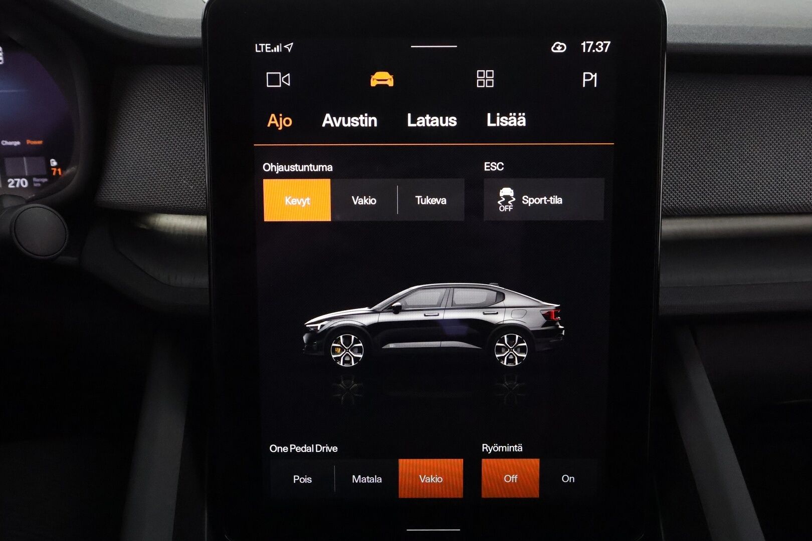 POLESTAR 2 2023 Long Range Dual Motor * Koukku / ILP / H&K / 360° / LED / ACC / Lasikatto / Sportpenkki Muistilla / Navi * - Akku kuntotarkastettu / 2x Latauskaapelit / Kahdet renkaat aluvanteilla