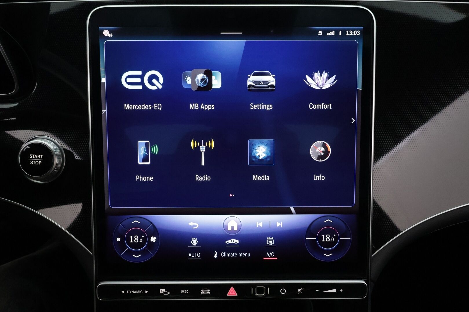 MERCEDES-BENZ EQE 2025 300 * Distronic Pro / HUD / P.kamera / ILP / Muistipenkit / Panorama / KeylessGo / Nahat / Navi * - Akku kuntotarkastettu 