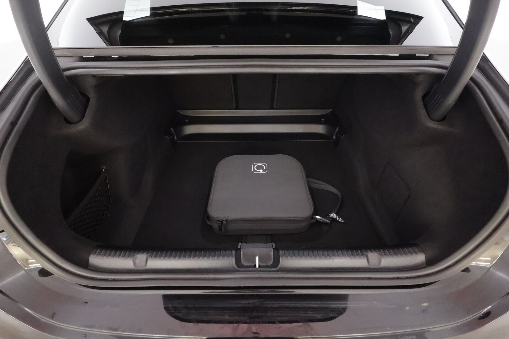 MERCEDES-BENZ EQE 2025 300 * Distronic Pro / HUD / P.kamera / ILP / Muistipenkit / Panorama / KeylessGo / Nahat / Navi * - Akku kuntotarkastettu 