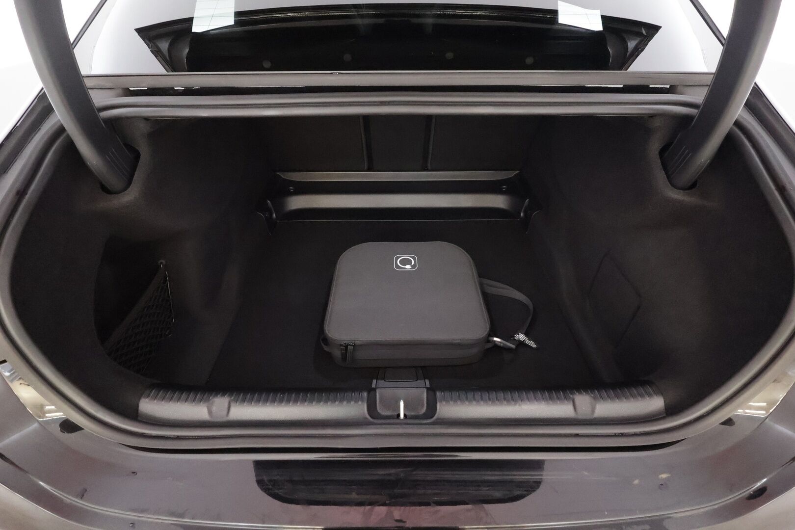 MERCEDES-BENZ EQE 2025 300 * AMG Styling / Distronic Pro / HUD / Lämpöpumppu / Muistipenkit / Panorama / P.Kamera / Nahkasisusta / KeylessGo * - Akku kuntotarkastettu - HULLUT AVAJAISHULINAT KORKOTARJOUS 3,29 %