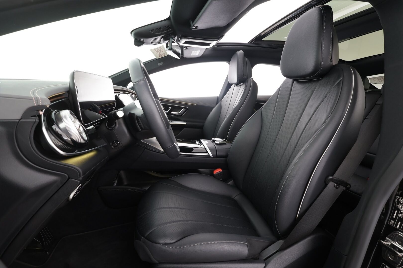 MERCEDES-BENZ EQE 2025 300 * AMG Styling / Distronic Pro / HUD / Lämpöpumppu / Muistipenkit / Panorama / P.Kamera / Nahkasisusta / KeylessGo * - Akku kuntotarkastettu - HULLUT AVAJAISHULINAT KORKOTARJOUS 3,29 %