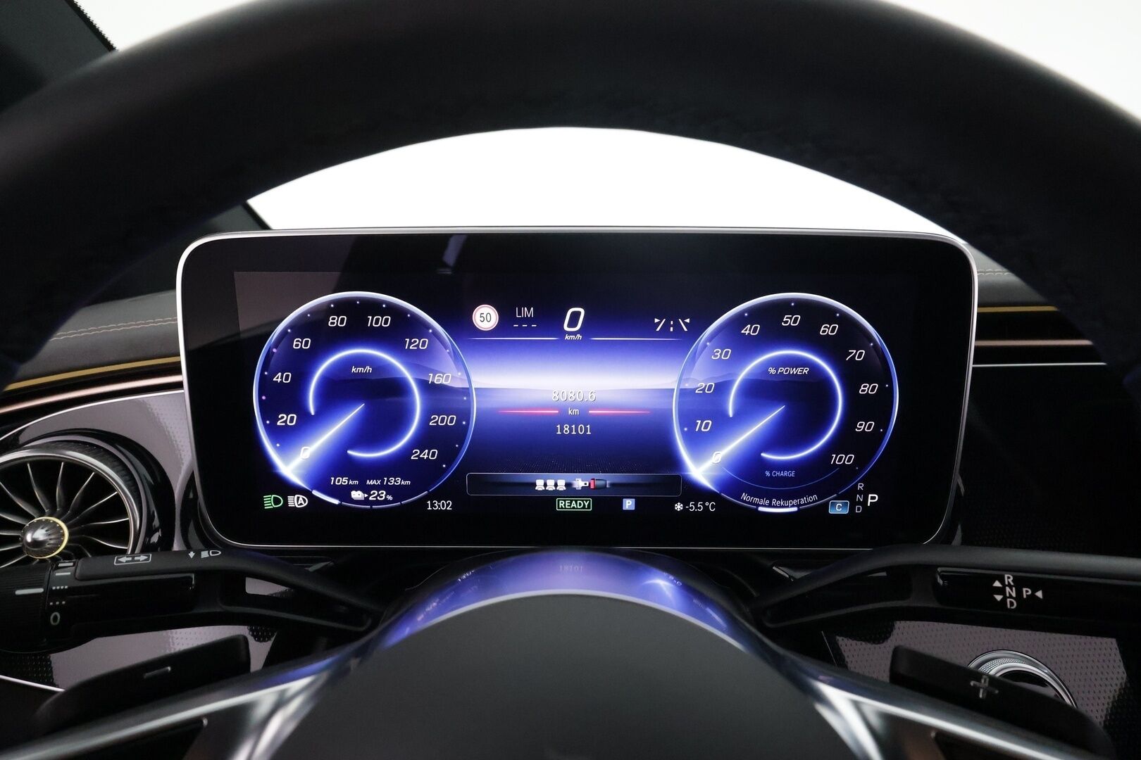MERCEDES-BENZ EQE 2025 300 * AMG Styling / Distronic Pro / HUD / Lämpöpumppu / Muistipenkit / Panorama / P.Kamera / Nahkasisusta / KeylessGo * - Akku kuntotarkastettu 
