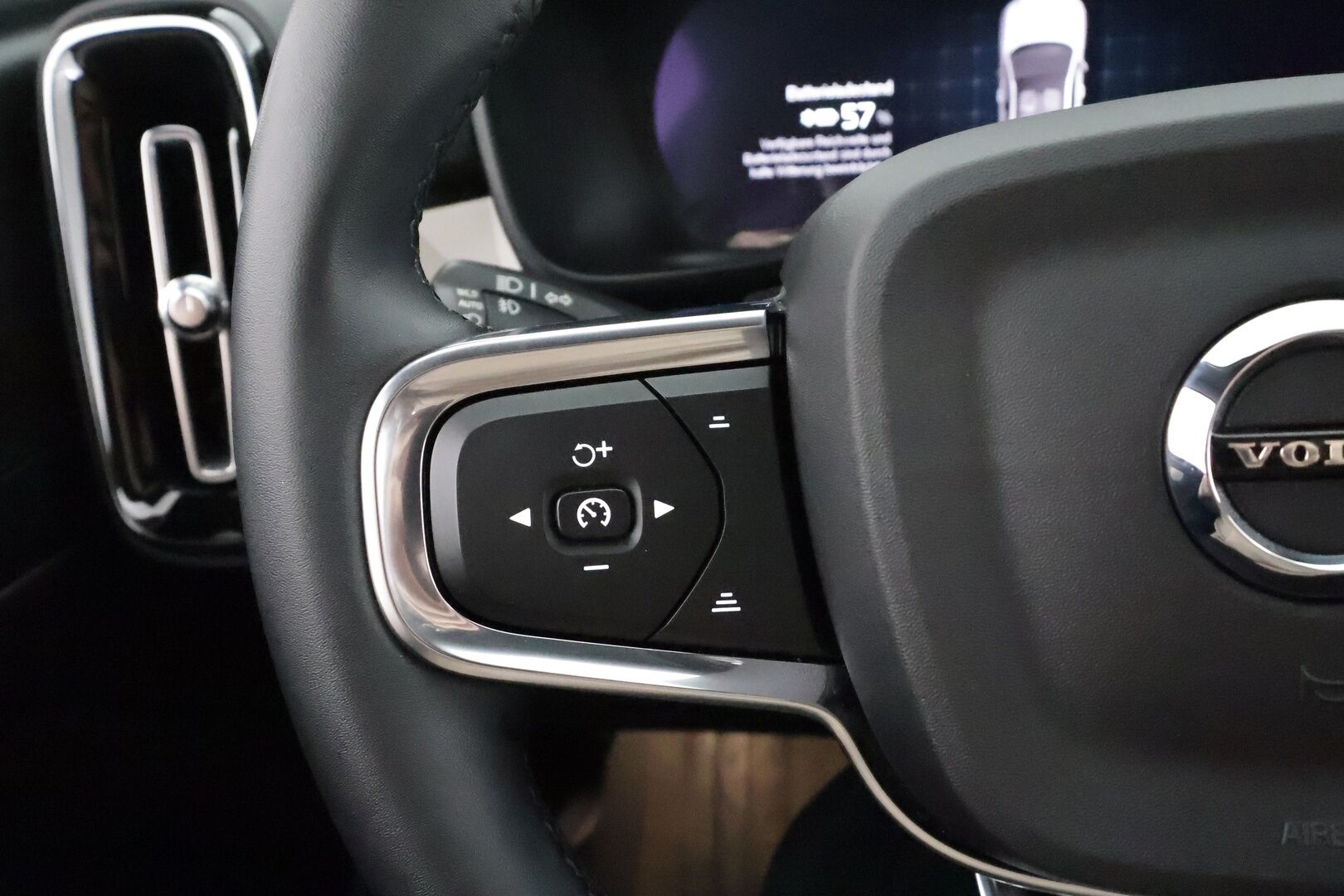 Volvo C40 2023 Recharge Twin Ultimate aut * ACC / 360° / ILP / H&K / Muistipenkki / Lasikatto / Puolinahat / BLIS / KeylessGo *