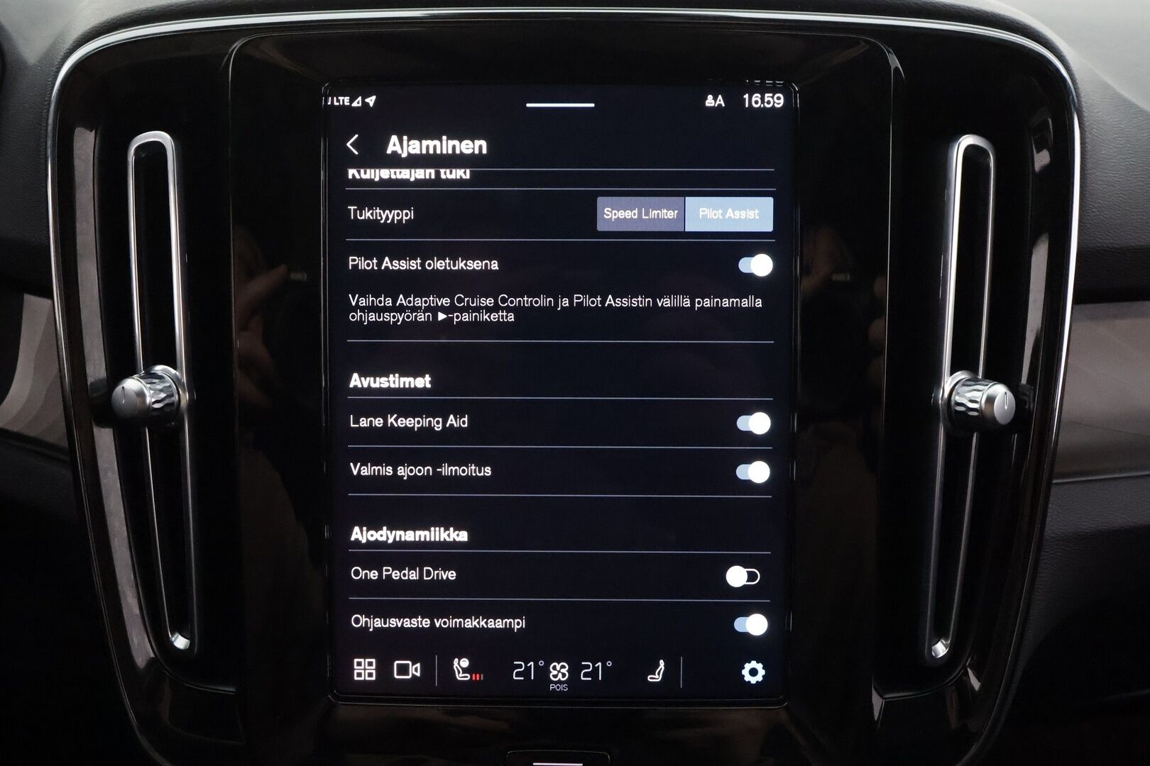 Volvo C40 2023 Recharge Twin Ultimate aut * ACC / 360° / ILP / H&K / Muistipenkki / Lasikatto / Puolinahat / BLIS / KeylessGo *