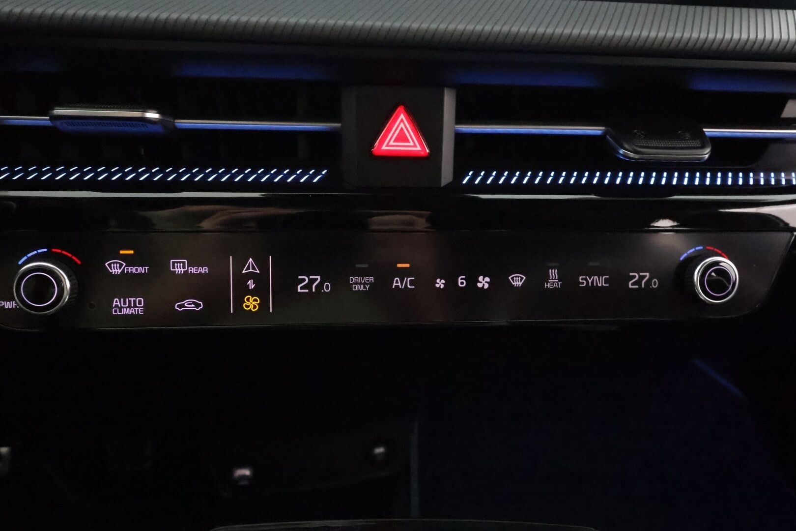 KIA EV6 2023 GT-Line AWD * ACC / Koukku / ILP / LED / 360 / Ilmastoitu Muistipenkki / Navi / Keyless * - Kahdet renkaat aluvanteilla / Merkkihuollettu