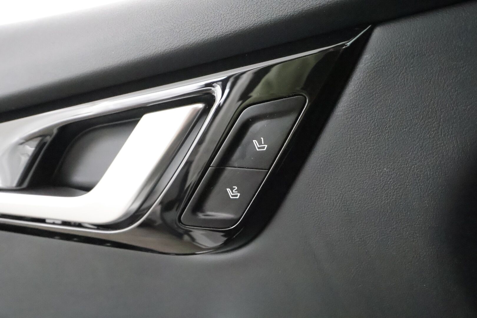 KIA EV6 2023 GT-Line AWD * ACC / Koukku / ILP / LED / 360 / Ilmastoitu Muistipenkki / Navi / Keyless * - Kahdet renkaat aluvanteilla / Merkkihuollettu