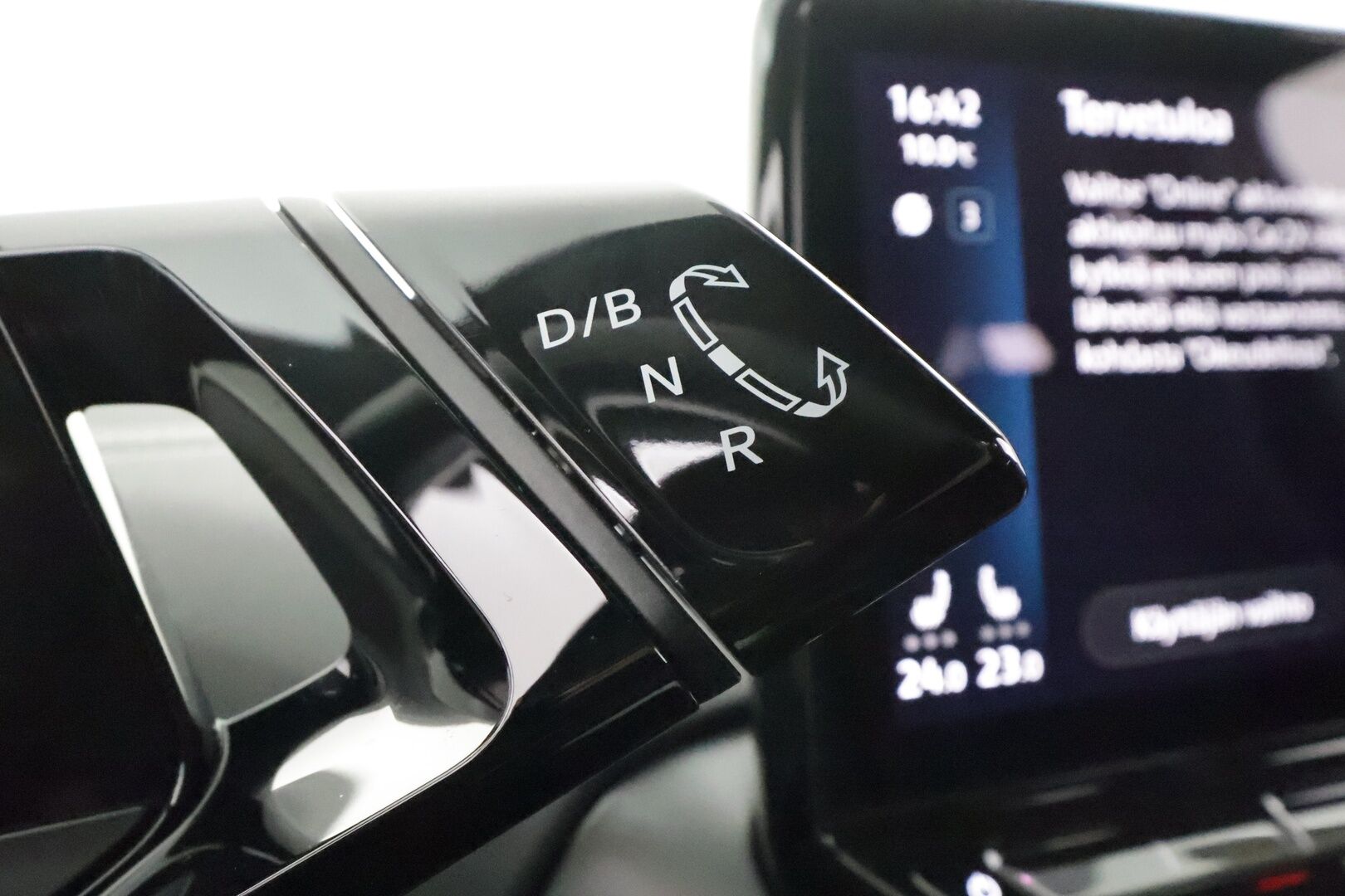 VOLKSWAGEN ID.5 2023 Pro Performance 150 kW * Koukku / ACC / Matrix-LED / ILP / P.Kamera / Hierovat muistipenkit / Apple&Android * - Akku kuntotarkastettu SoH 95,6% / Kahdet renkaat aluvanteilla 