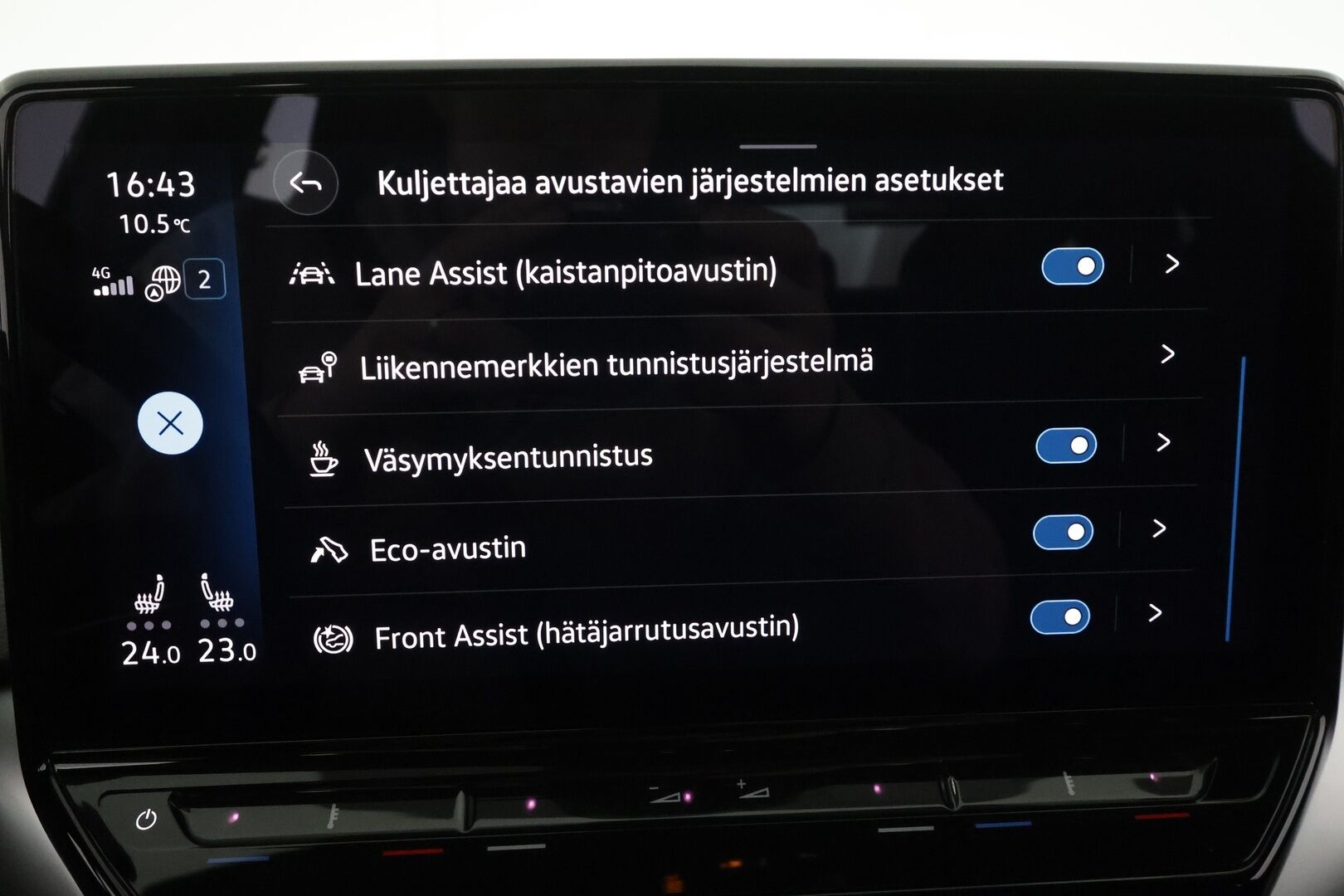 VOLKSWAGEN ID.5 2023 Pro Performance 150 kW Top Sport, akku 77 kWh * Lämpöpumppu / Vetokoukku / Matrix LED / Peruutuskamera / Hierovat Muistipenkit / Adapt.Vakkari - Akku kuntotarkastettu SoH 95,6% / Kahdet renkaat aluvanteilla / Merkkihuollot! - HULLUT AVAJAISHULINAT KORKOTARJOUS 3,29 %