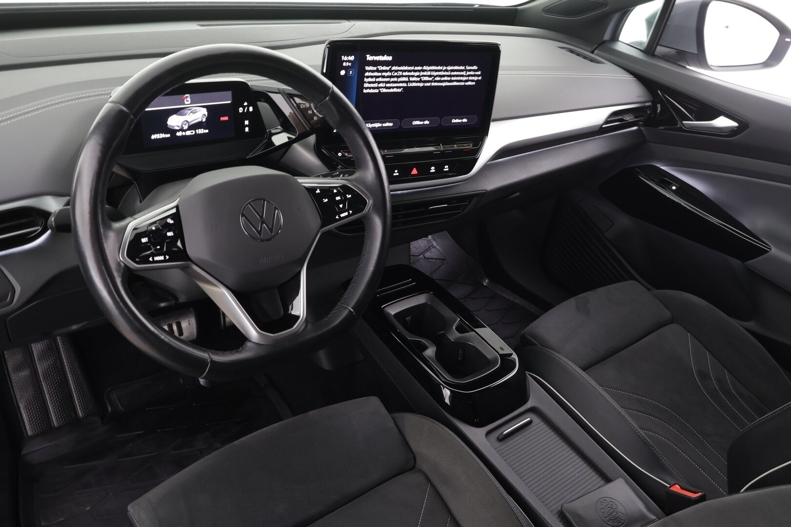 VOLKSWAGEN ID.5 2023 Pro Performance 150 kW Top Sport, akku 77 kWh * Lämpöpumppu / Vetokoukku / Matrix LED / Peruutuskamera / Hierovat Muistipenkit / Adapt.Vakkari - Akku kuntotarkastettu SoH 95,6% / Kahdet renkaat aluvanteilla / Merkkihuollot! - HULLUT AVAJAISHULINAT KORKOTARJOUS 3,29 %