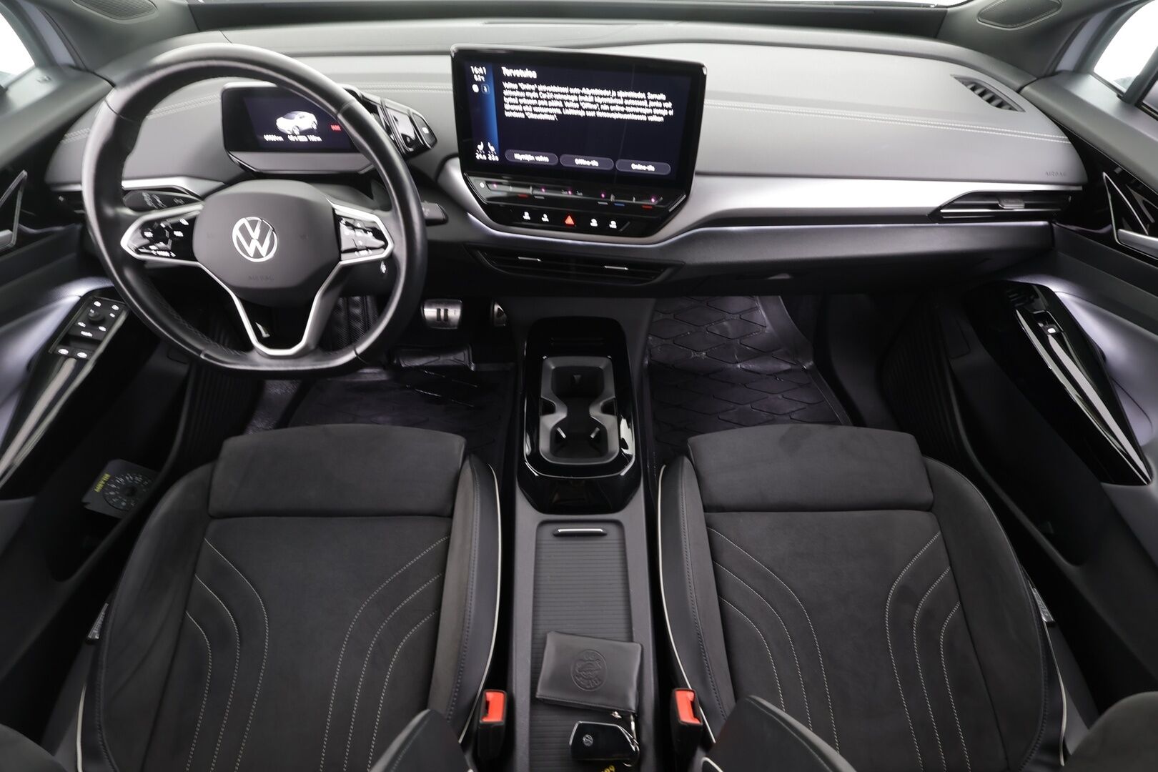 VOLKSWAGEN ID.5 2023 Pro Performance 150 kW Top Sport, akku 77 kWh * Lämpöpumppu / Vetokoukku / Matrix LED / Peruutuskamera / Hierovat Muistipenkit / Adapt.Vakkari - Akku kuntotarkastettu SoH 95,6% / Kahdet renkaat aluvanteilla / Merkkihuollot! - HULLUT AVAJAISHULINAT KORKOTARJOUS 3,29 %