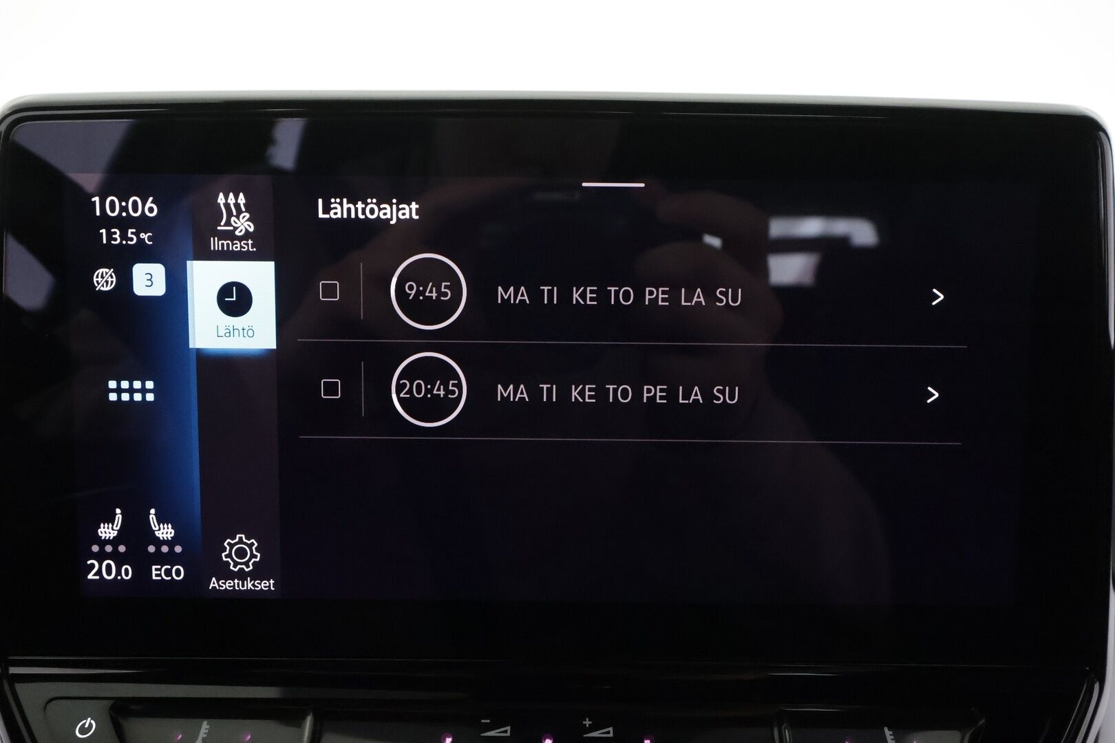 VOLKSWAGEN ID.4 2022 Pro Performance 150 kW * Koukku / ILP / ACC / LED / P.tutkat / Navi / Kaistavahti * - Akku kuntotarkastettu / Kahdet renkaat aluvanteilla / Merkkihuollot