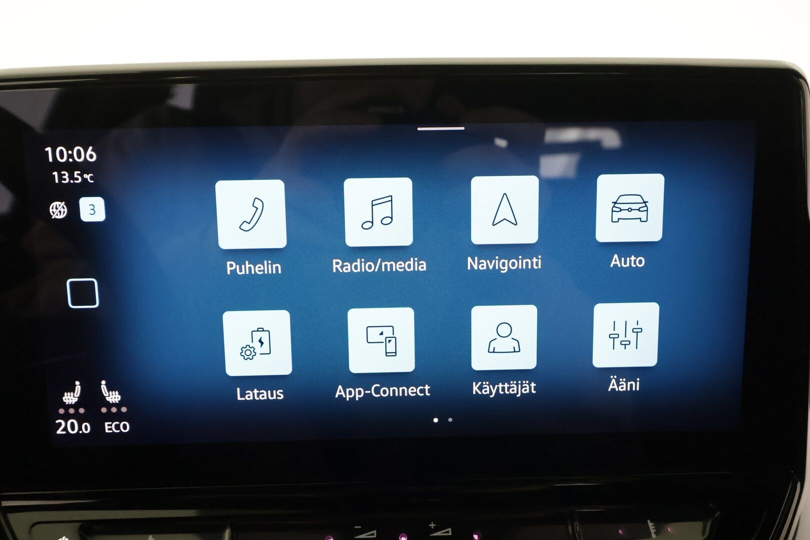 VOLKSWAGEN ID.4 2022 Pro Performance 150 kW * Koukku / ILP / ACC / LED / P.tutkat / Navi / Kaistavahti * - Akku kuntotarkastettu / Kahdet renkaat aluvanteilla / Merkkihuollot