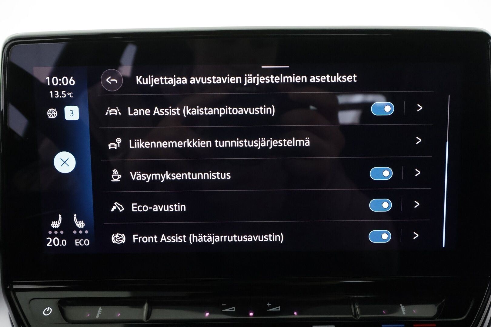 VOLKSWAGEN ID.4 2022 Pro Performance 150 kW * Koukku / ILP / ACC / LED / P.tutkat / Navi / Kaistavahti * - Akku kuntotarkastettu / Kahdet renkaat aluvanteilla / Merkkihuollot