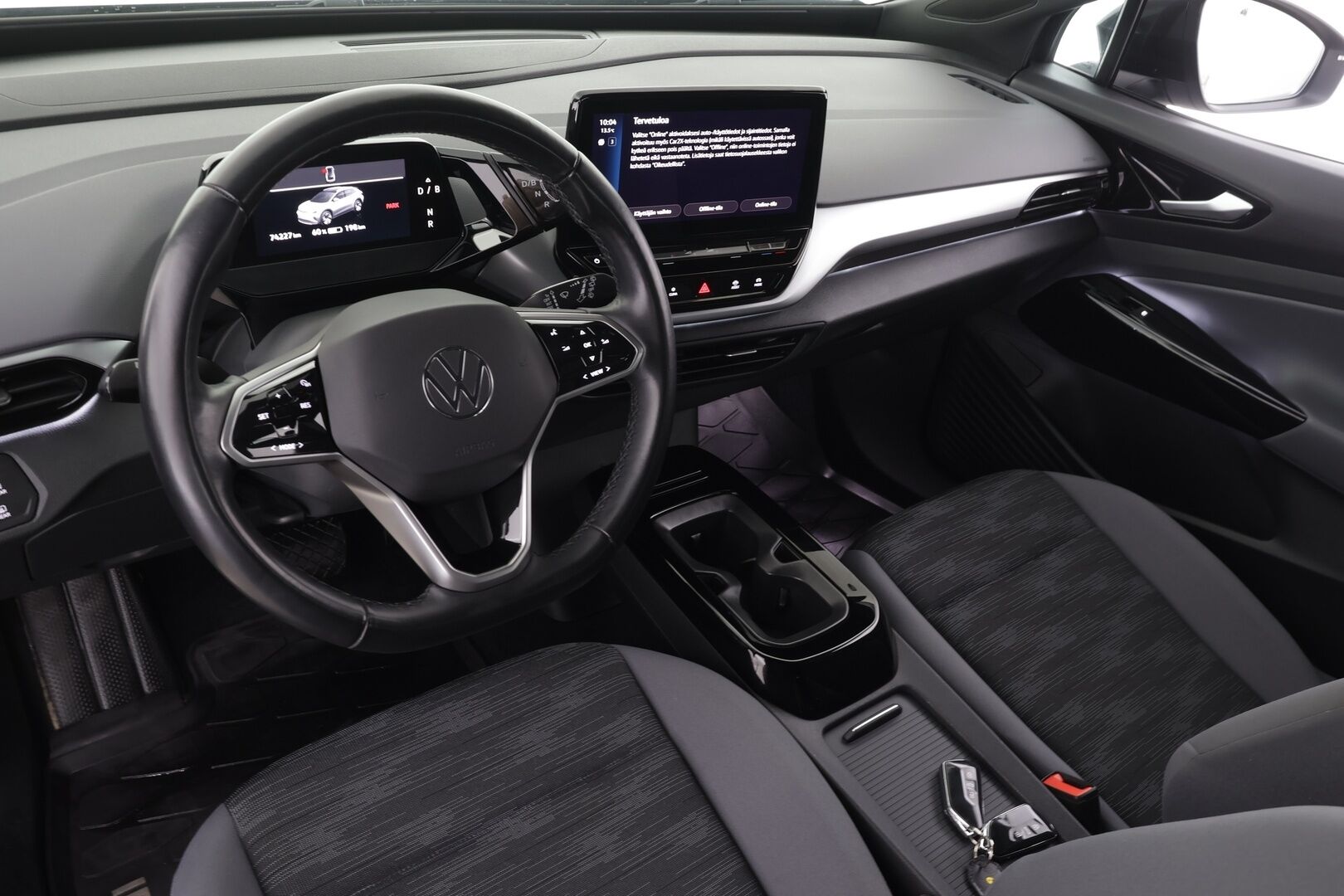 VOLKSWAGEN ID.4 2022 Pro Performance 150 kW * Koukku / ILP / ACC / LED / P.tutkat / Navi / Kaistavahti * - Akku kuntotarkastettu / Kahdet renkaat aluvanteilla / Merkkihuollot