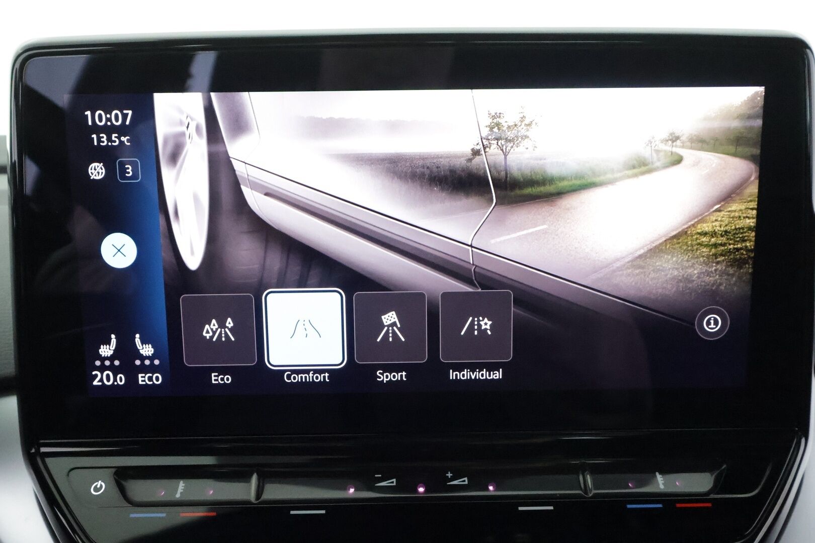 VOLKSWAGEN ID.4 2022 Pro Performance 150 kW * Koukku / ILP / ACC / LED / P.tutkat / Navi / Kaistavahti * - Akku kuntotarkastettu / Kahdet renkaat aluvanteilla / Merkkihuollot