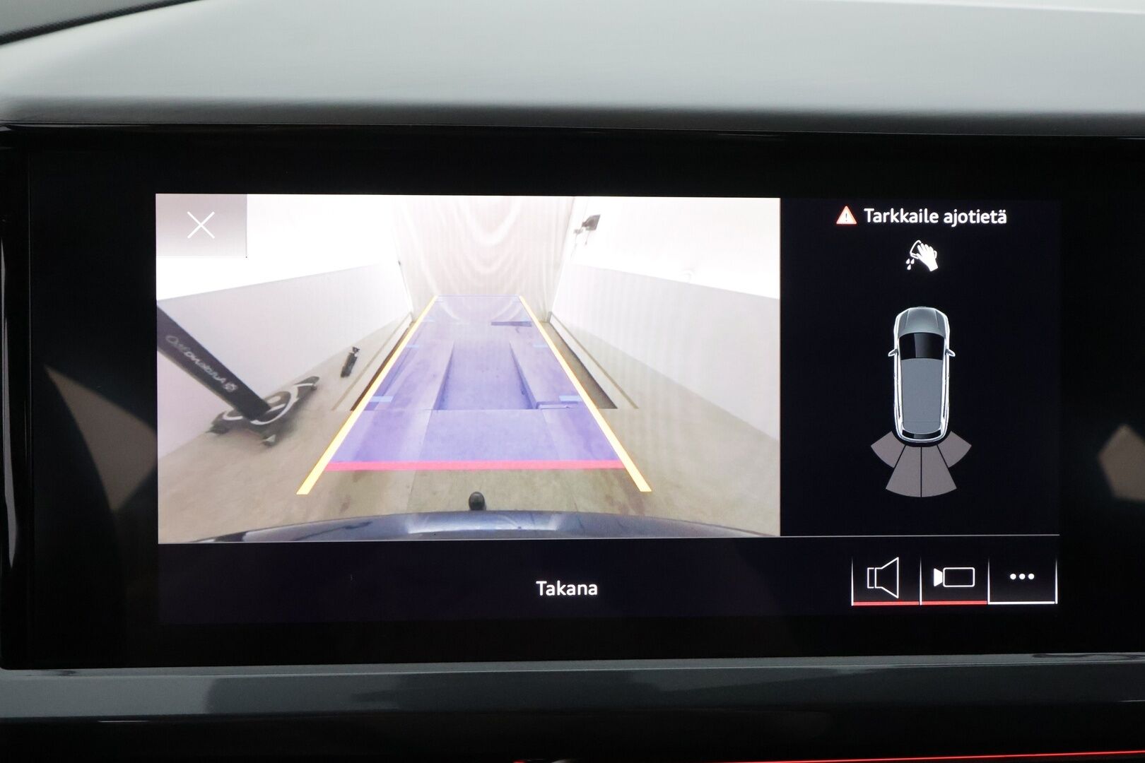 AUDI Q4 E-TRON 2022 50 E-Tron Quattro S-Line * ILP / Koukku / Panorama / P.kamera / HUD / ACC / Matrix / Sportpenkki Muistilla * - Sonos / Akku kuntotarkastettu / Merkkihuollot / Kahdet renkaat aluvanteilla / 2x Latauskaapelit