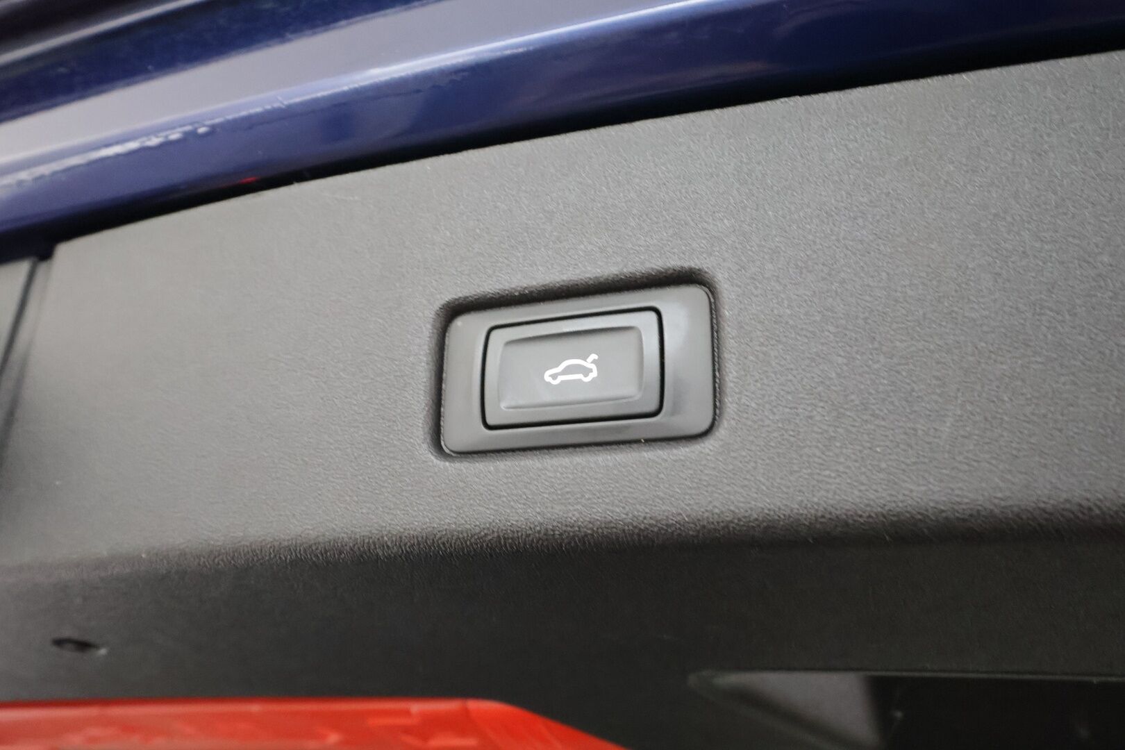 AUDI Q4 E-TRON 2022 50 E-Tron Quattro S-Line * ILP / Koukku / Panorama / P.kamera / HUD / ACC / Matrix / Sportpenkki Muistilla * - Sonos / Akku kuntotarkastettu / Merkkihuollot / Kahdet renkaat aluvanteilla / 2x Latauskaapelit