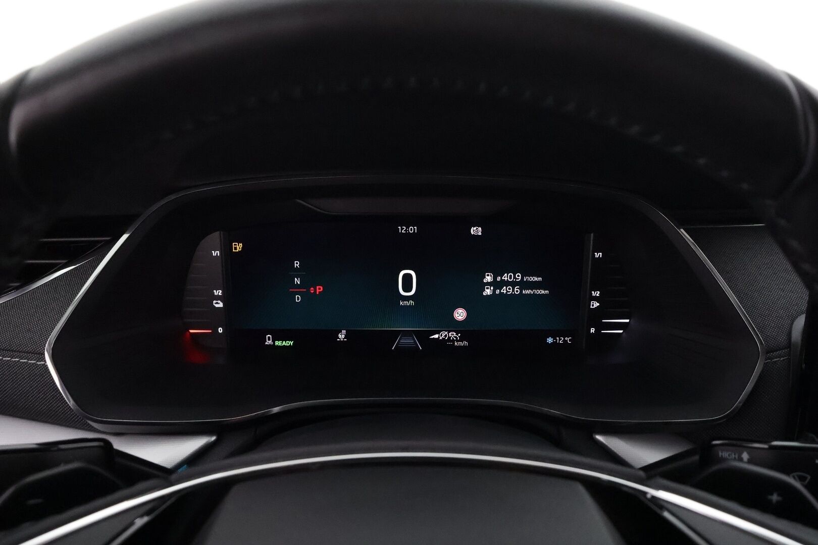 SKODA OCTAVIA 2023 Combi Style 1.4 TSI iV 150kW * Webasto / Koukku / ACC / Matrix / P.Kamera / Hierovat&Ilmastoidut Muistipenkit * - Akku kuntotarkastettu SoH 96,4% / HUD / Merkkihuollot / 2x Latauskaapelit