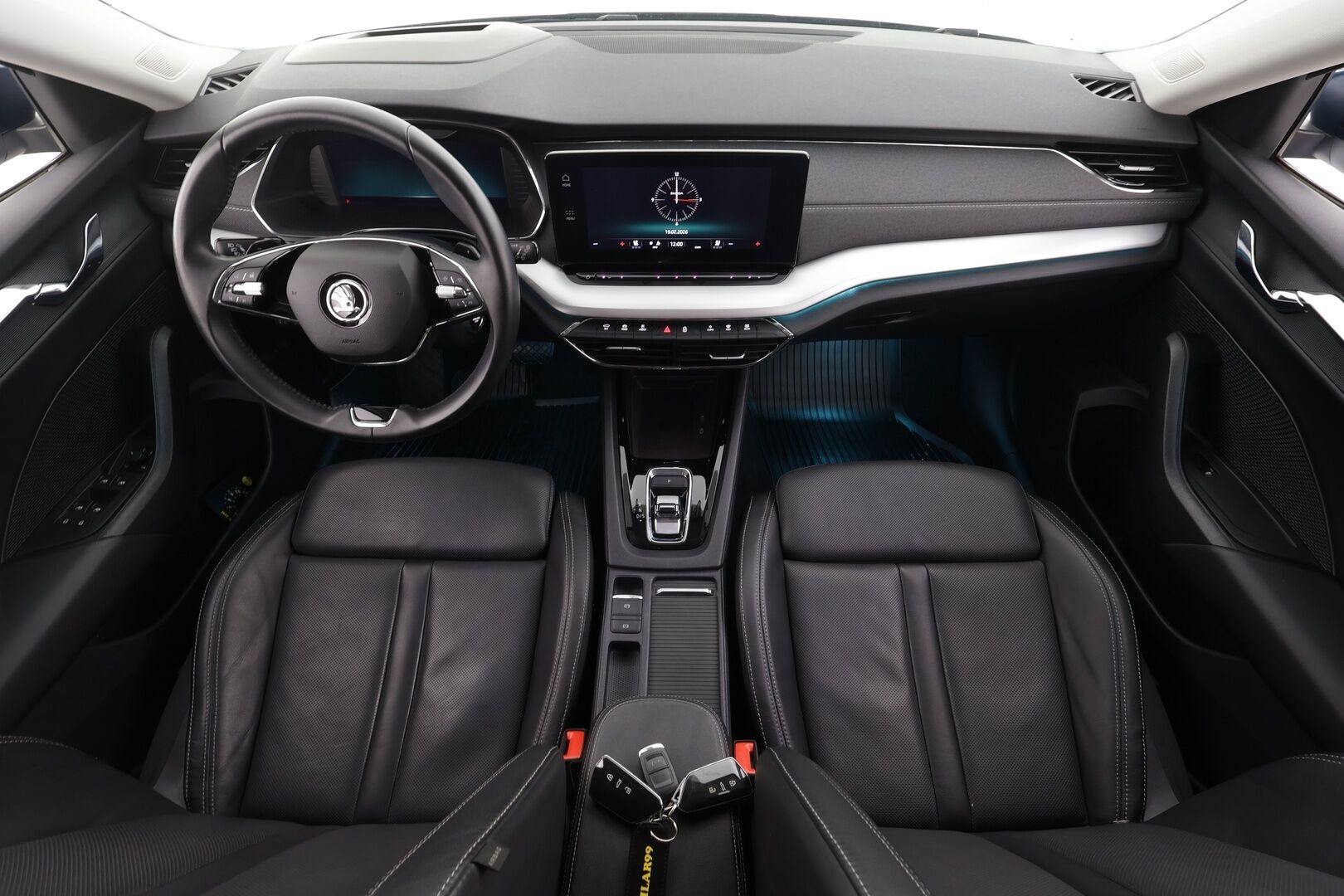 SKODA OCTAVIA 2023 Combi Style 1.4 TSI iV 150kW * Webasto / Koukku / ACC / Matrix / P.Kamera / Hierovat&Ilmastoidut Muistipenkit * - Akku kuntotarkastettu SoH 96,4% / HUD / Merkkihuollot / 2x Latauskaapelit