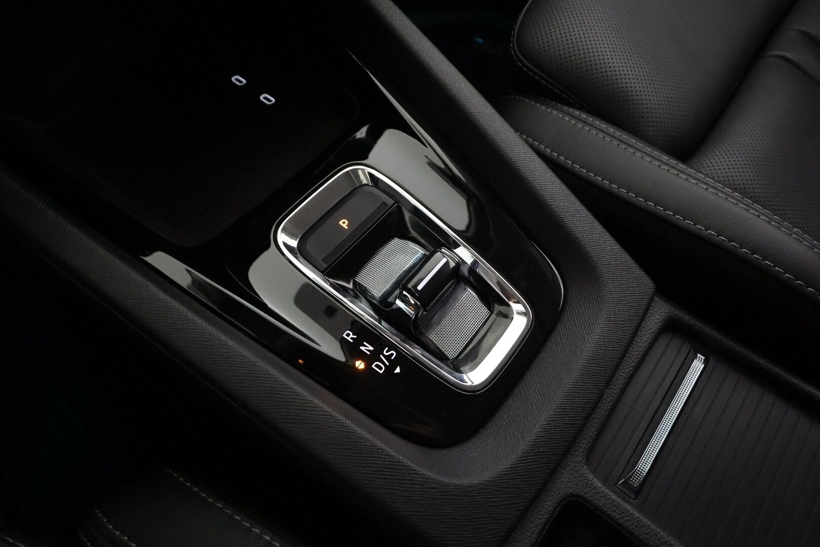 SKODA OCTAVIA 2023 Combi Style 1.4 TSI iV 150kW * Webasto / Koukku / ACC / Matrix / P.Kamera / Hierovat&Ilmastoidut Muistipenkit * - Akku kuntotarkastettu SoH 96,4% / HUD / Merkkihuollot / 2x Latauskaapelit