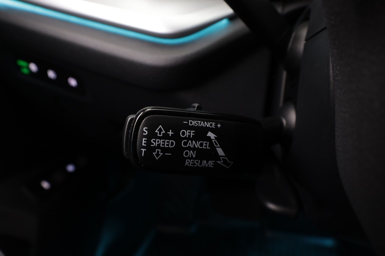 SKODA OCTAVIA 2023 Combi Style 1.4 TSI iV 150kW * Webasto / Koukku / ACC / Matrix / P.Kamera / Hierovat&Ilmastoidut Muistipenkit * - Akku kuntotarkastettu SoH 96,4% / HUD / Merkkihuollot / 2x Latauskaapelit