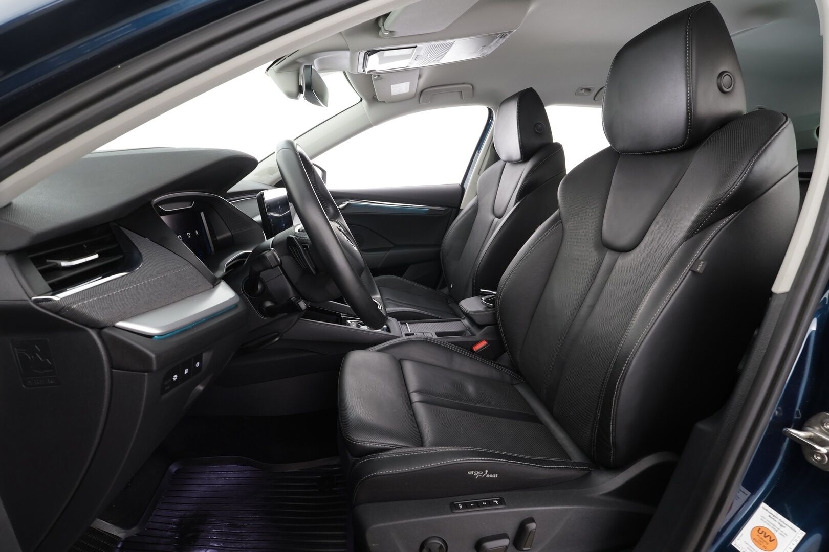 SKODA OCTAVIA 2023 Combi Style 1.4 TSI iV 150kW * Webasto / Koukku / ACC / Matrix / P.Kamera / Hierovat&Ilmastoidut Muistipenkit * - Akku kuntotarkastettu SoH 96,4% / HUD / Merkkihuollot / 2x Latauskaapelit