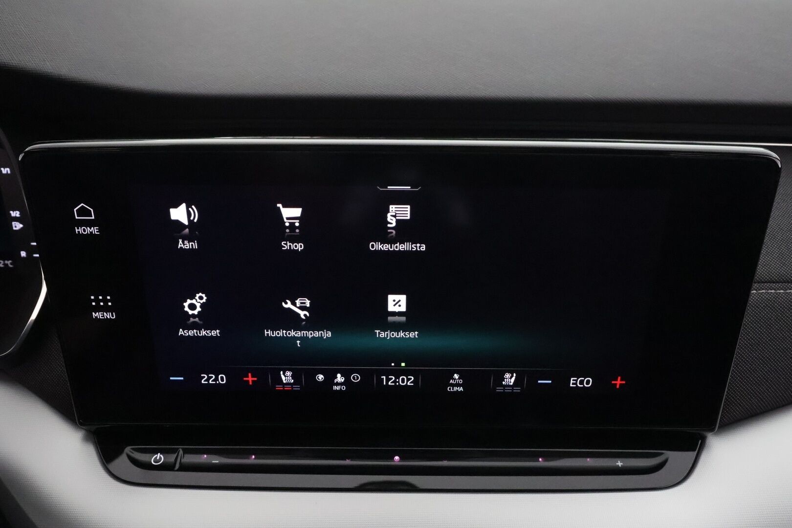 SKODA OCTAVIA 2023 Combi Style 1.4 TSI iV 150kW * Webasto / Koukku / ACC / Matrix / P.Kamera / Hierovat&Ilmastoidut Muistipenkit * - Akku kuntotarkastettu SoH 96,4% / HUD / Merkkihuollot / 2x Latauskaapelit