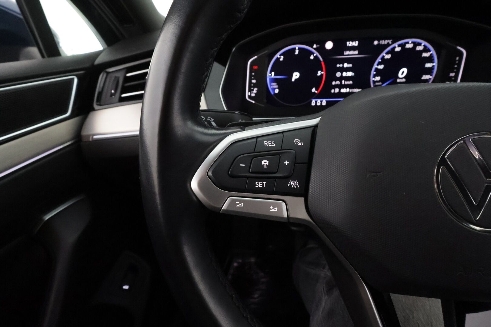 VOLKSWAGEN PASSAT 2023 Variant 2.0 TDi 147 kW DSG * ACC / Webasto / Sporttipenkki / Matrix-LED / P.Kamera / Apple&Android * - 1.OM / Kahdet Renkaat - HULLUT AVAJAISHULINAT KORKOTARJOUS 3,29 %