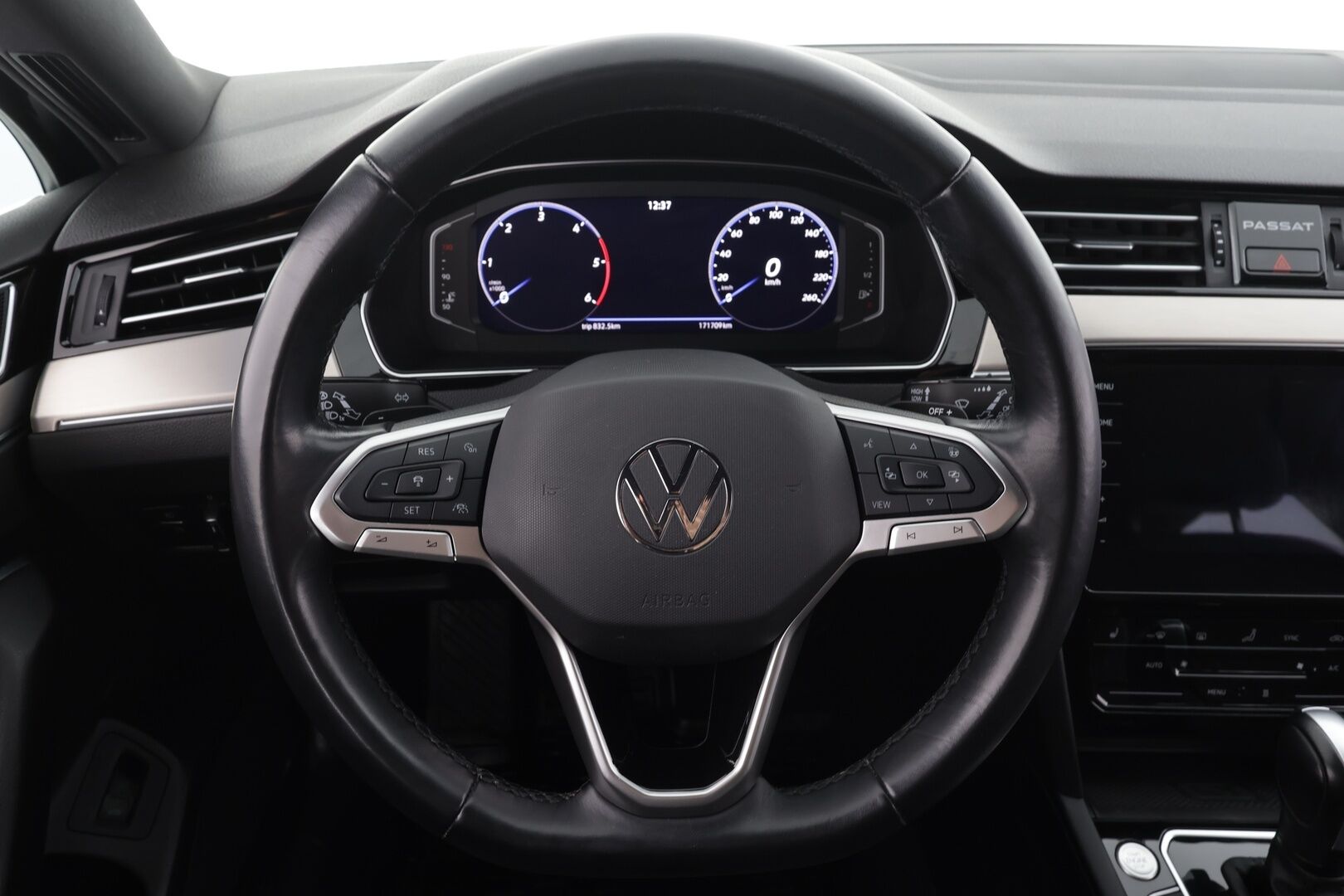 VOLKSWAGEN PASSAT 2023 Variant 2.0 TDi 147 kW DSG * ACC / Webasto / Sporttipenkki / Matrix-LED / P.Kamera / Apple&Android * - 1.OM / Kahdet Renkaat - HULLUT AVAJAISHULINAT KORKOTARJOUS 3,29 %