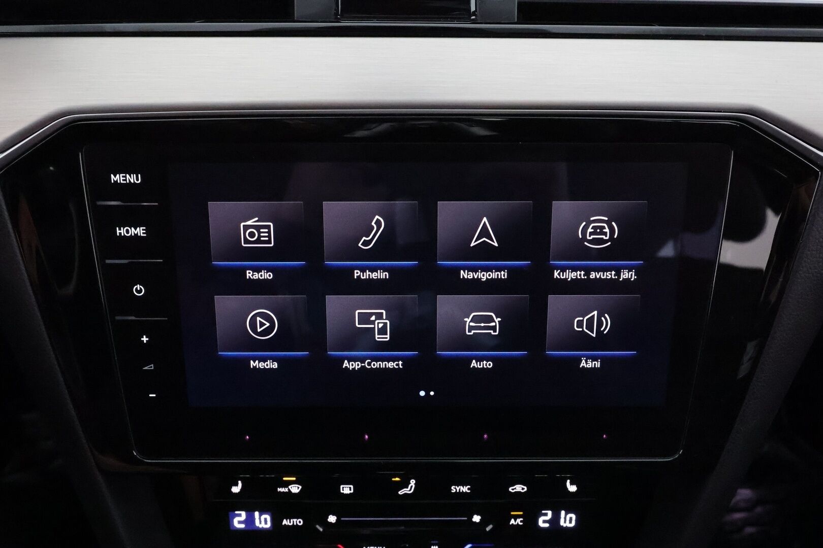 VOLKSWAGEN PASSAT 2023 Variant 2.0 TDi 147 kW DSG * ACC / Webasto / Sporttipenkki / Matrix-LED / P.Kamera / Apple&Android * - 1.Om Suomi-auto / Kahdet Renkaat