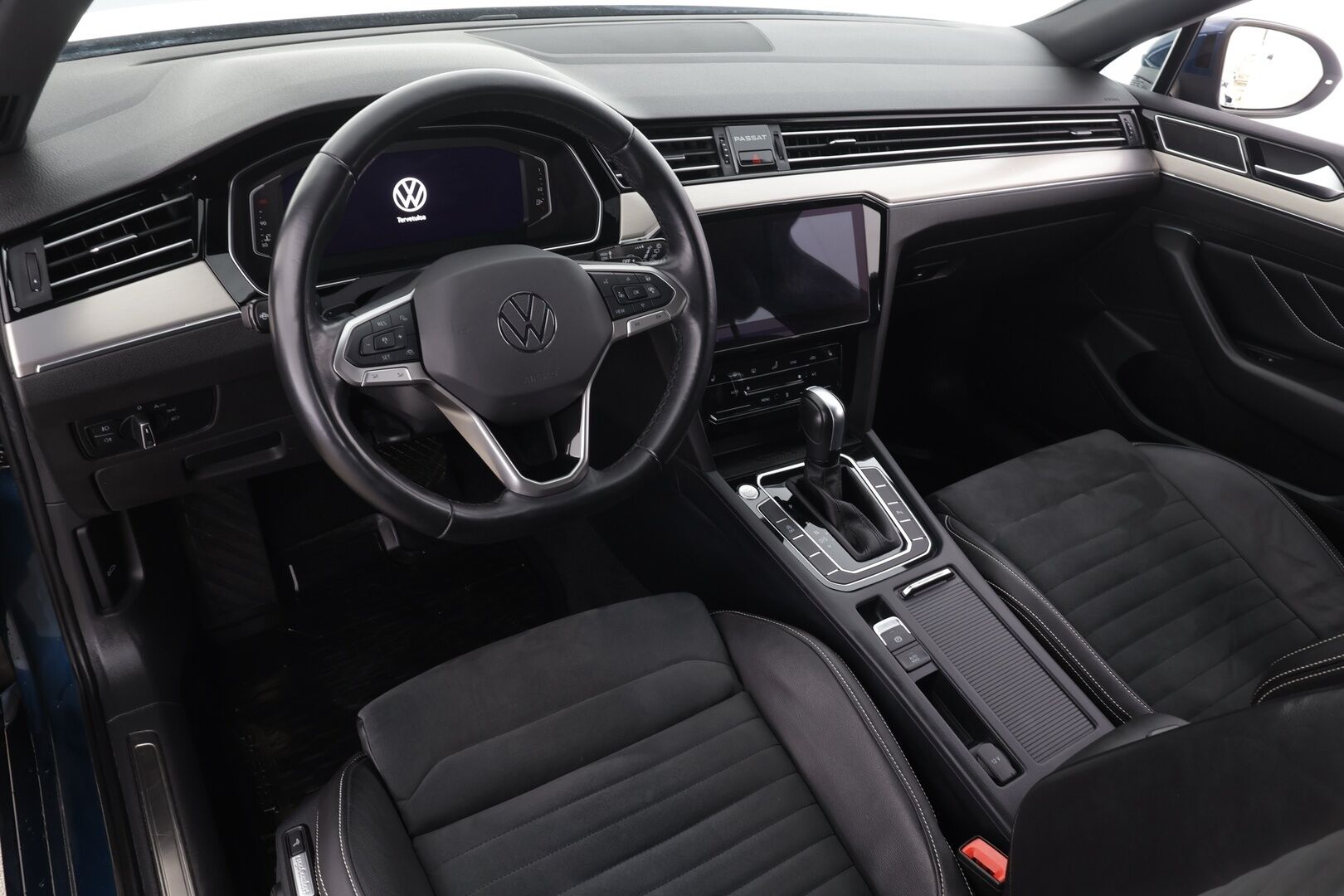 VOLKSWAGEN PASSAT 2023 Variant 2.0 TDi 147 kW DSG * ACC / Webasto / Sporttipenkki / Matrix-LED / P.Kamera / Apple&Android * - 1.OM / Kahdet Renkaat - HULLUT AVAJAISHULINAT KORKOTARJOUS 3,29 %