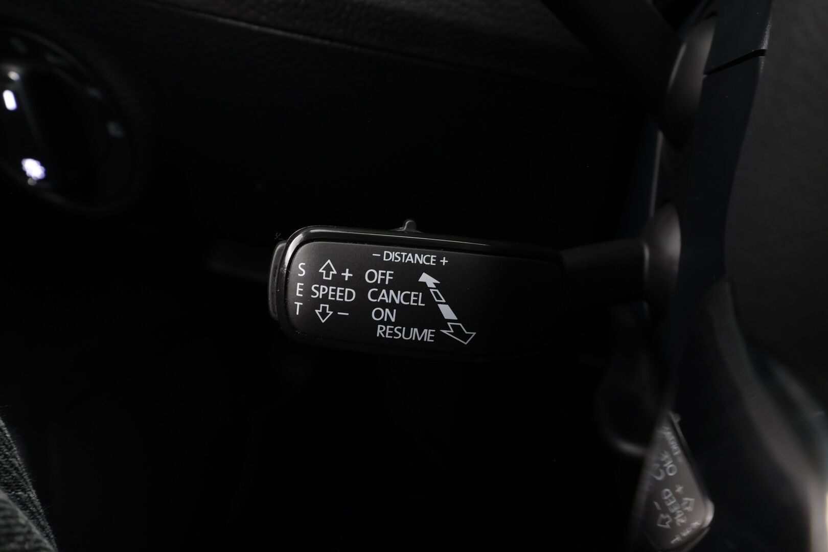 SKODA SUPERB 2023 Combi 2,0 TDI 200 4x4 Ambition DSG * Webasto / Koukku / ACC / Matrix / P.Kamera / Muistipenkit / Navi * - Akku kuntotarkastettu / Merkkihuollot 