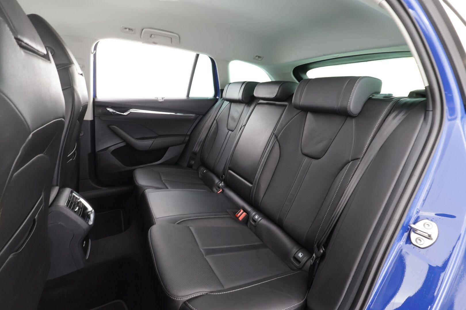 SKODA OCTAVIA 2023 1.4 TSi iV Style DSG * ACC / Webasto / Muistipenkit / P.kamera / Sporttinahat / Apple&Android * - Merkkihuollettu / Akku kuntotarkastettu / 2x Lataus / Kahdet Renkaat - HULLUT AVAJAISHULINAT KORKOTARJOUS 3,29 %