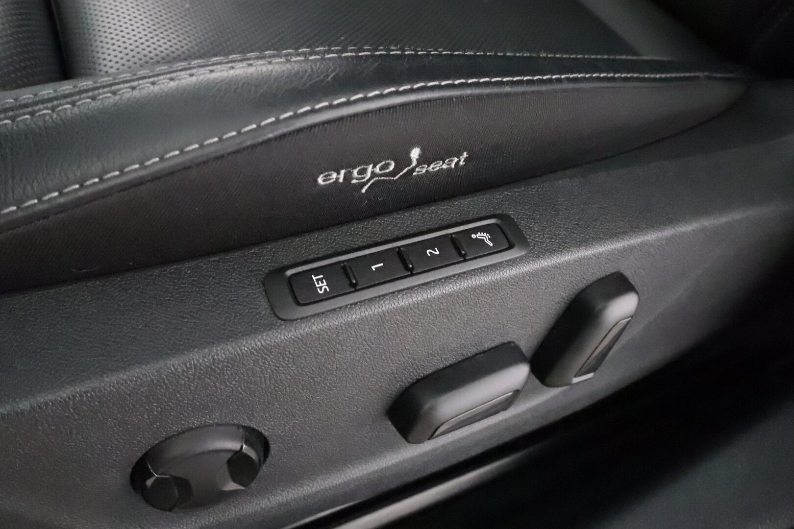 SKODA OCTAVIA 2023 1.4 TSi iV Style DSG * ACC / Webasto / Muistipenkit / P.kamera / Sporttinahat / Apple&Android * - Merkkihuollettu / Akku kuntotarkastettu / 2x Lataus / Kahdet Renkaat